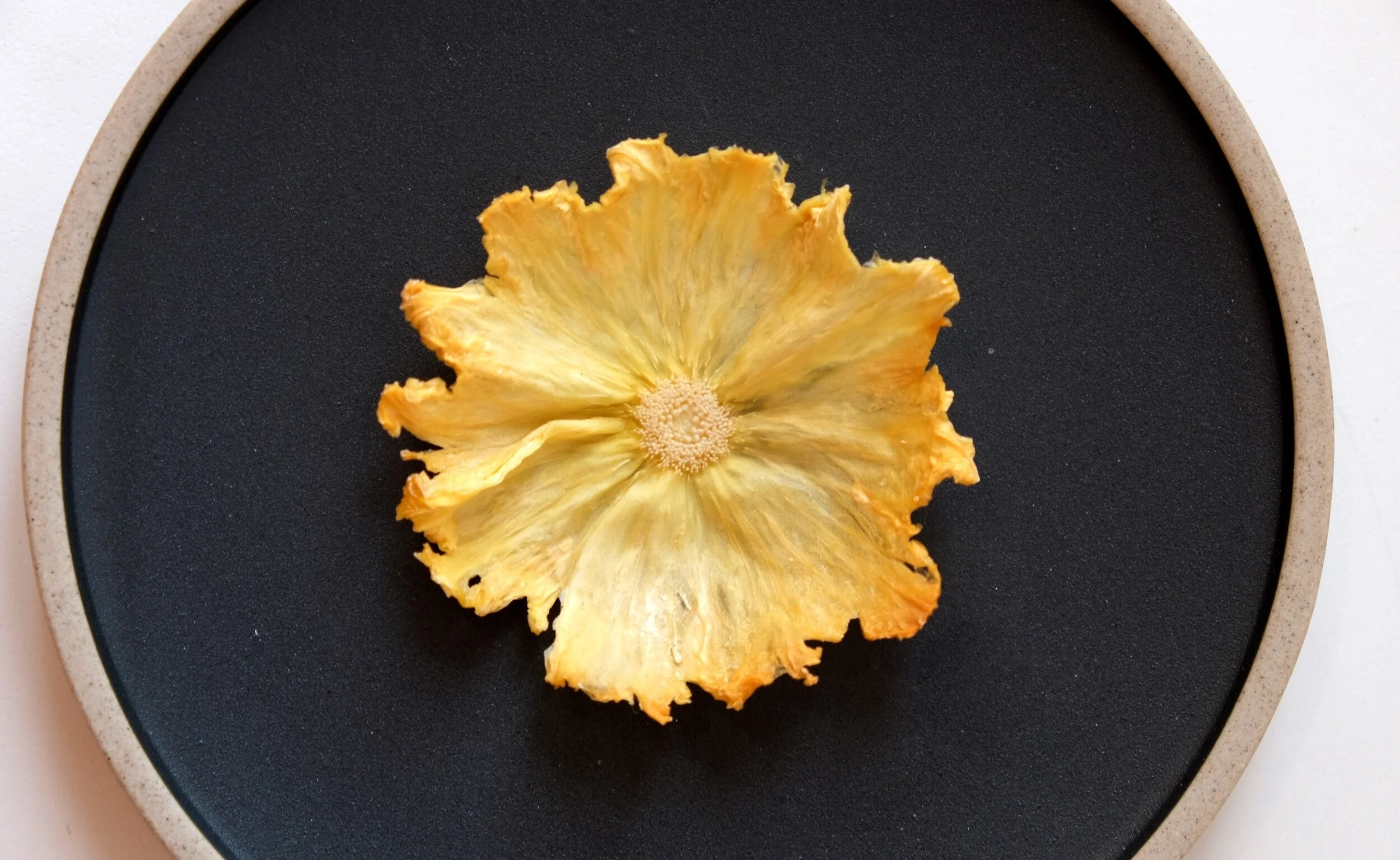 PINEAPPLE FLOWER DECORATION