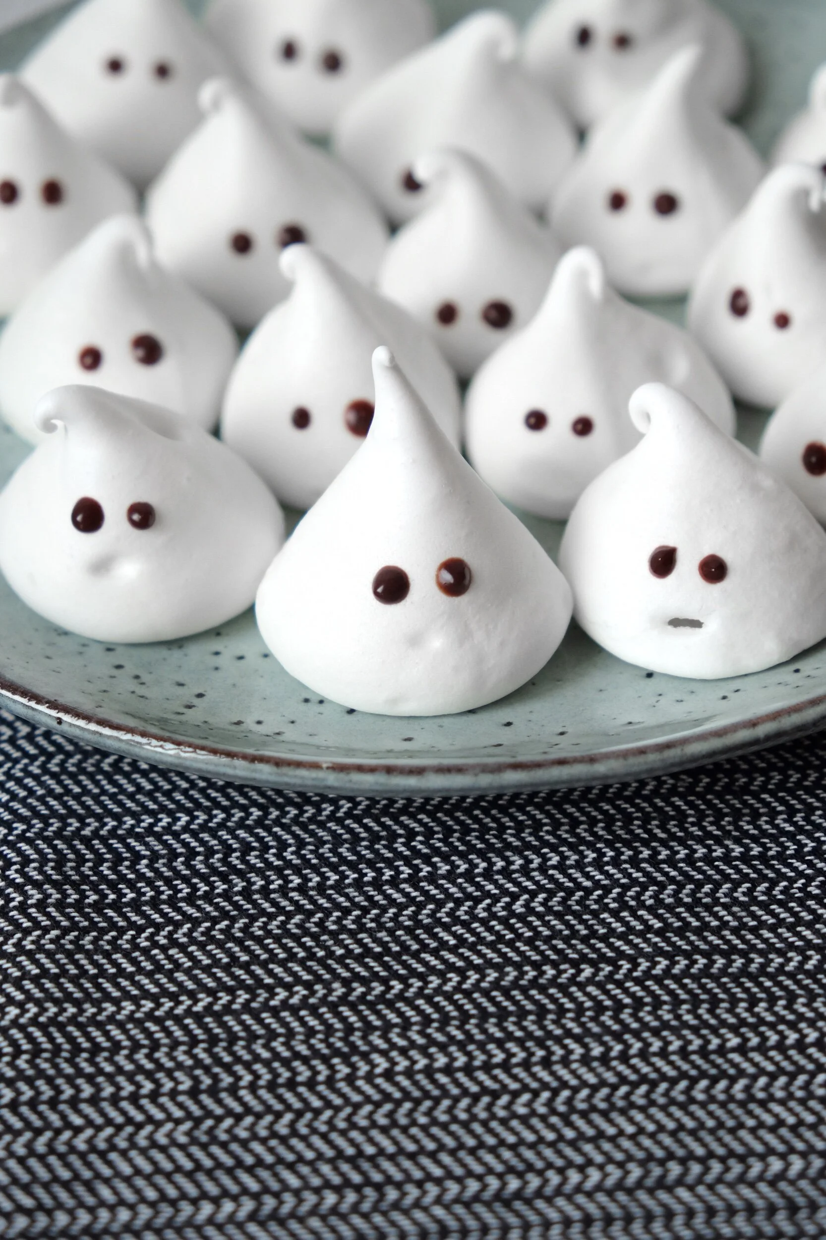 MERINGUE GHOSTS