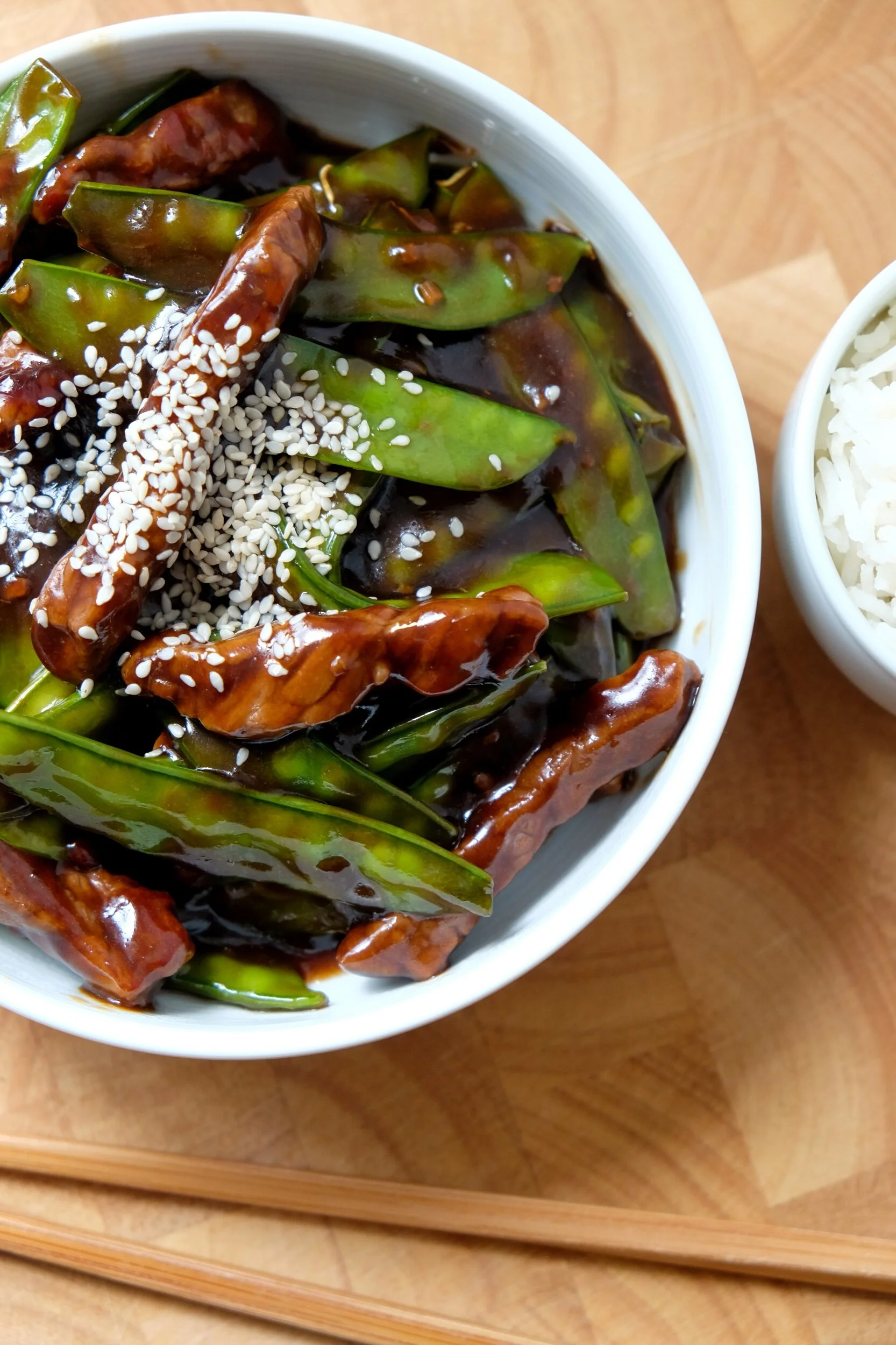 FRIED BEEF AND SUGAR SNAP PEAS