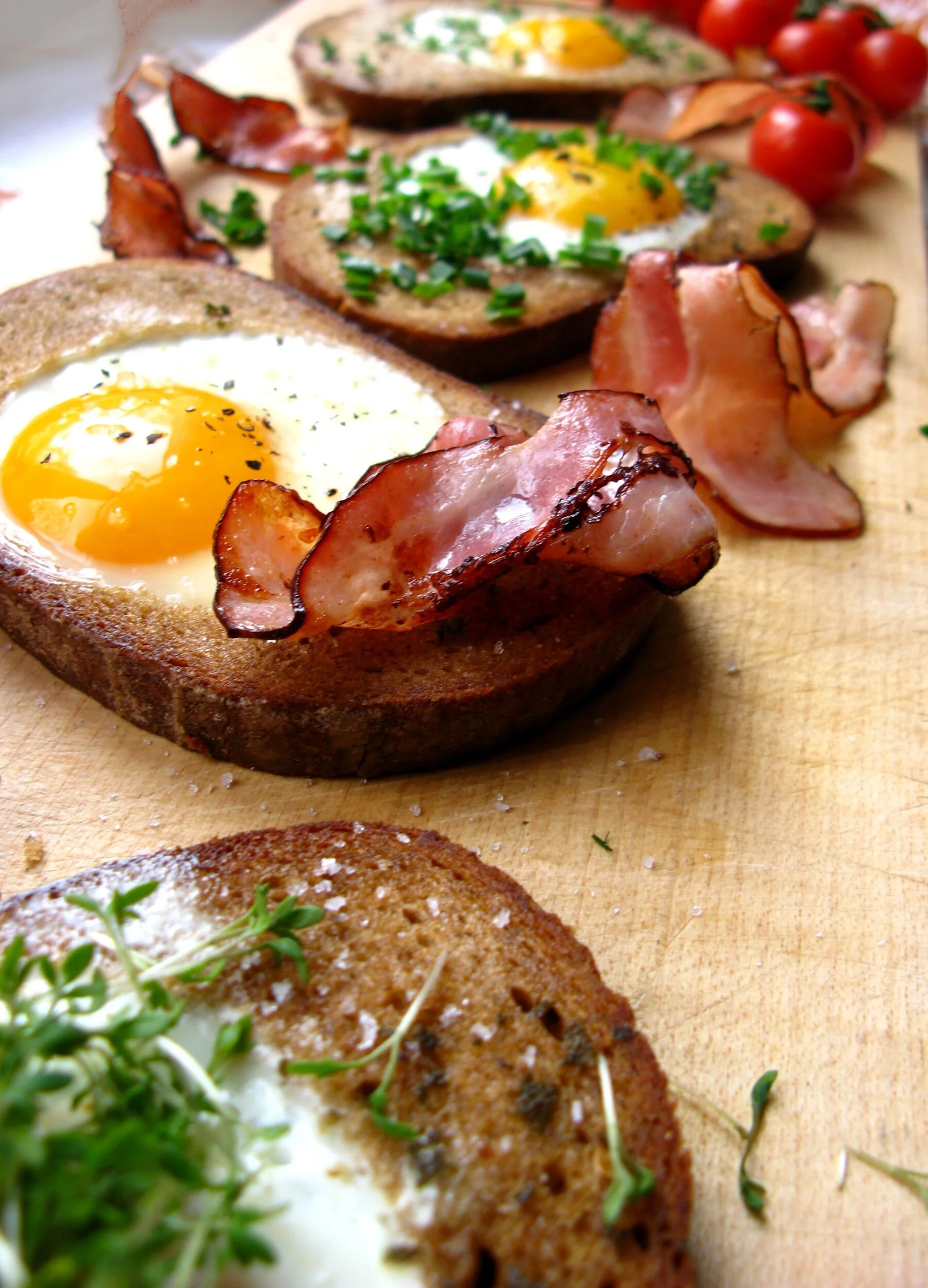 HOLE IN THE BREAD EGGS
