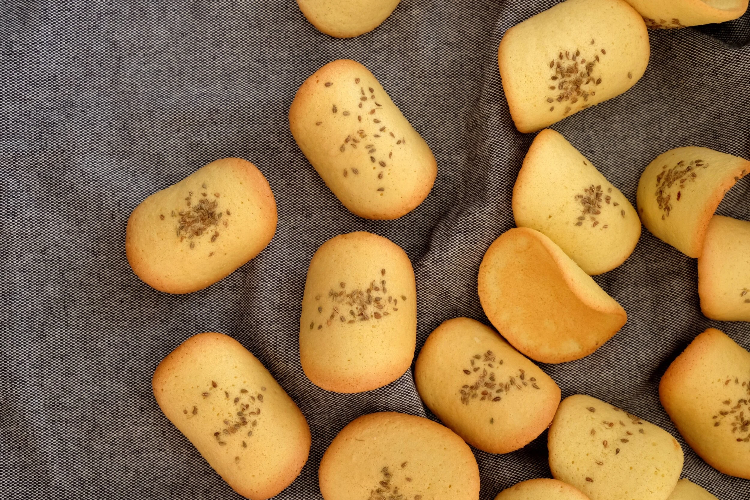 ANISBÖGEN - AUSTRIAN ANISE COOKIES