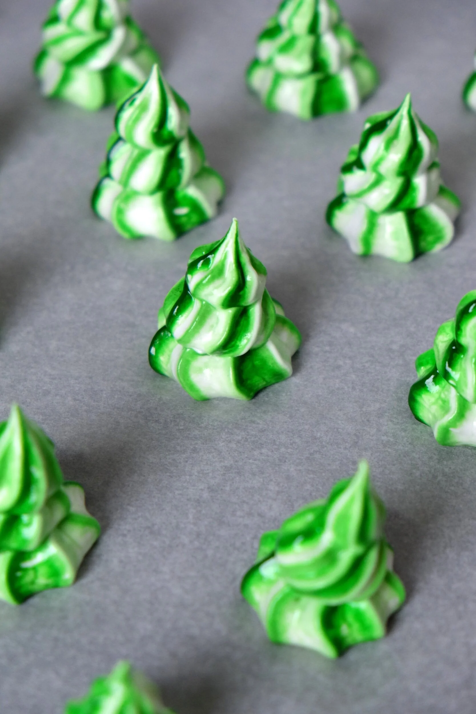 CHRISTMAS TREE MERINGUES