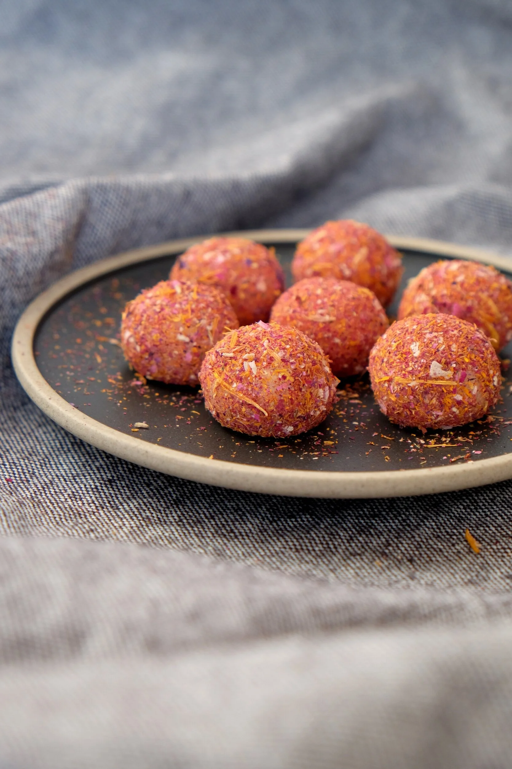 WHITE CHOCOLATE LEMON TRUFFLES