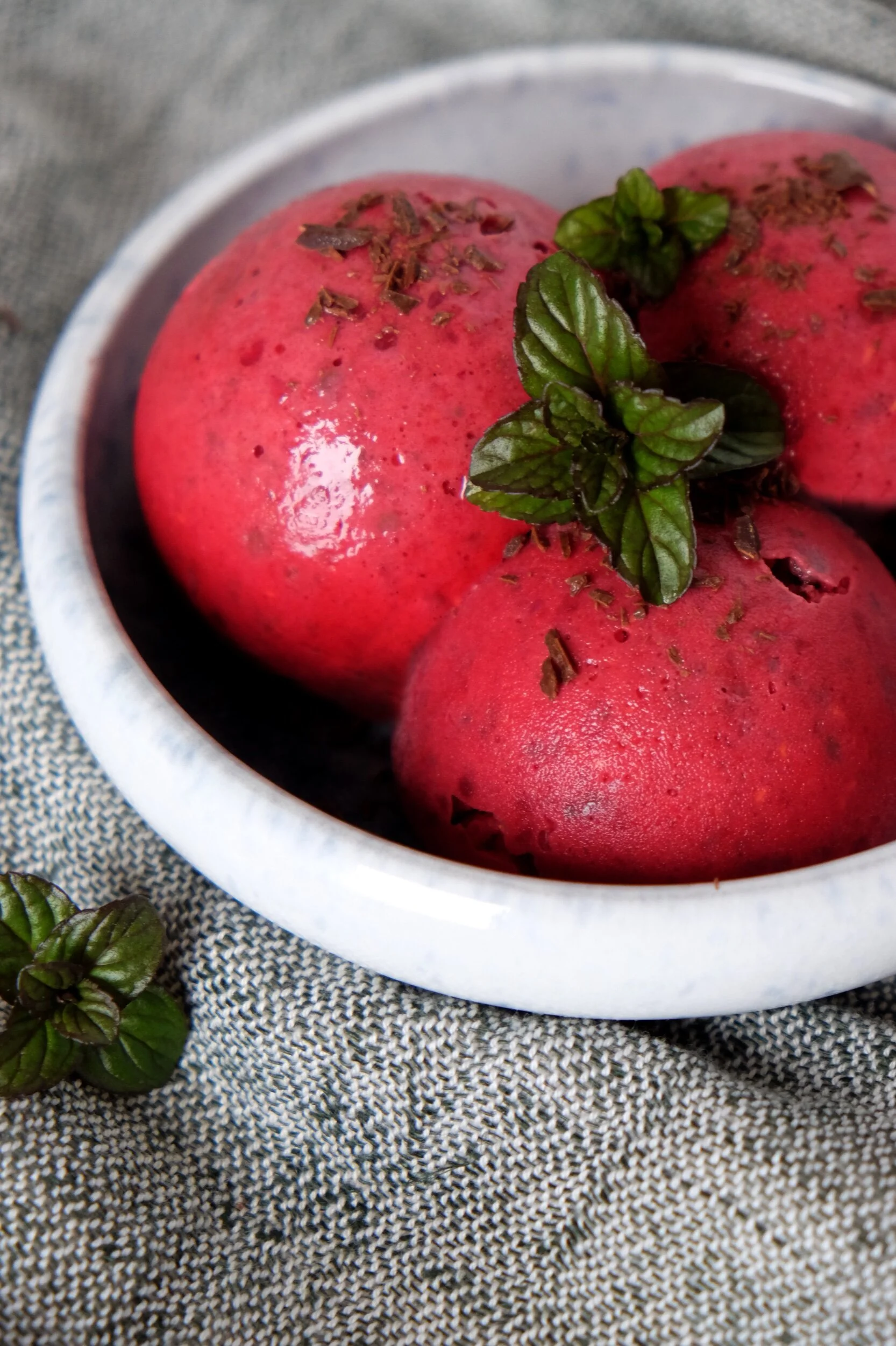 QUICK RASPBERRY ICE CREAM