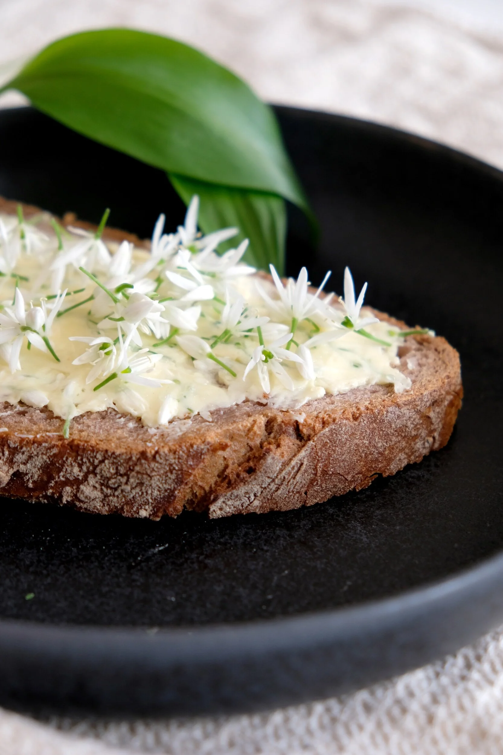 WILD GARLIC FLOWER BUTTER