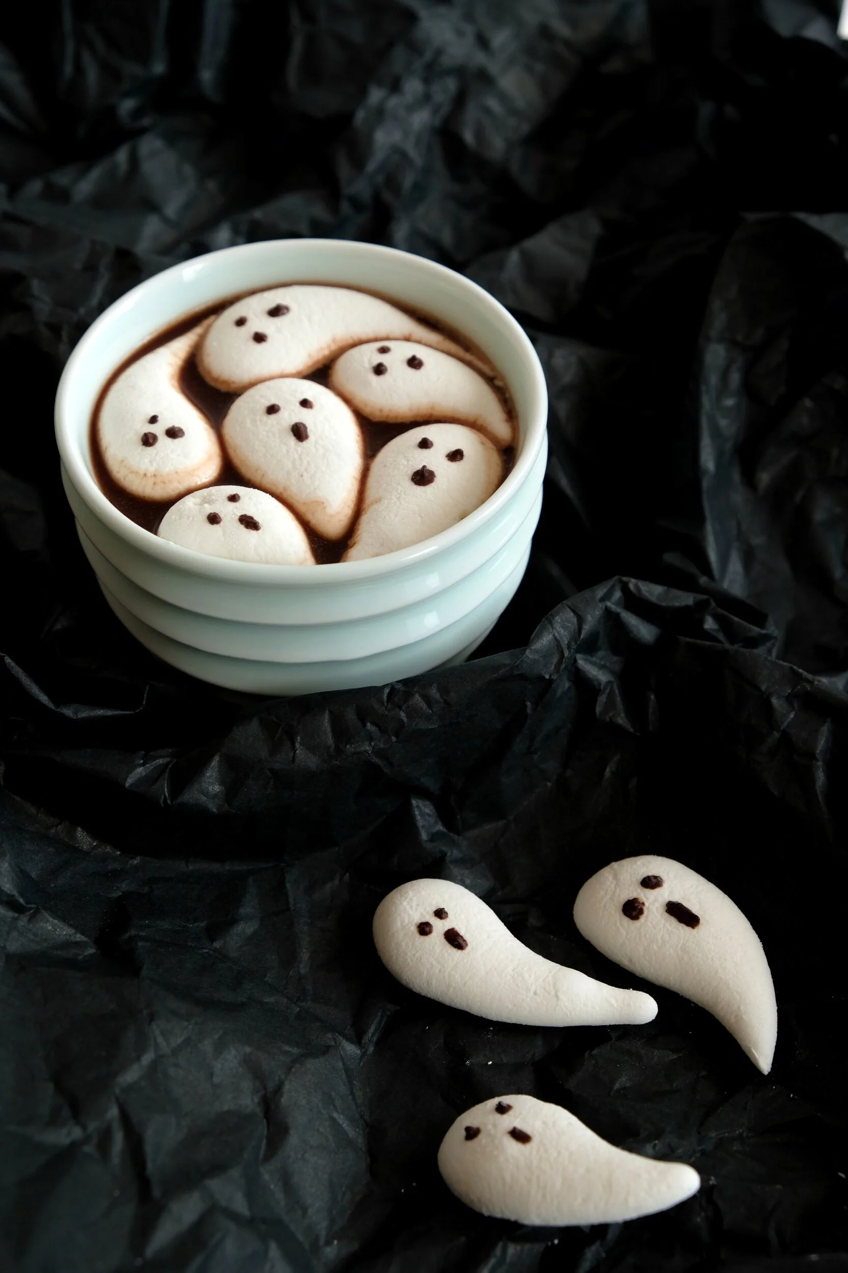 MARSHMALLOW GHOSTS