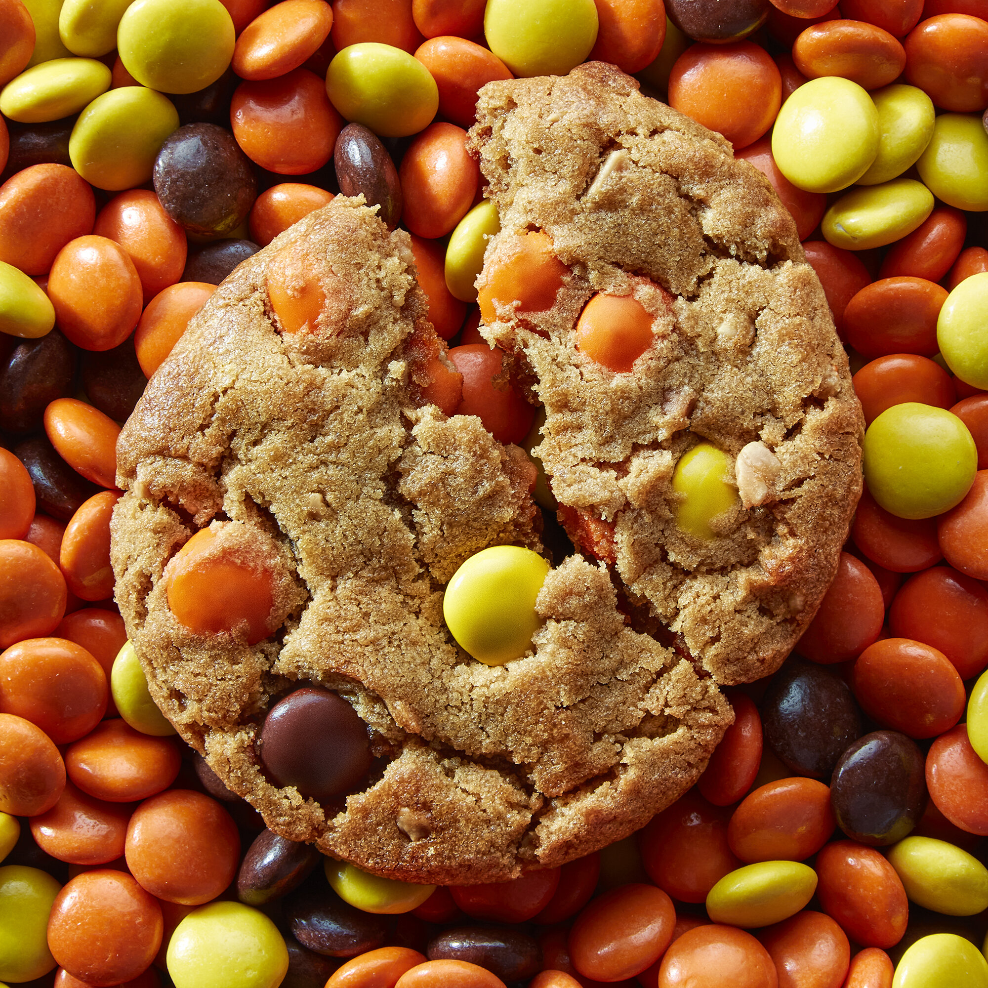 Cookie_ReesesPieces_TopDown_BrokenCookie_v1.jpg