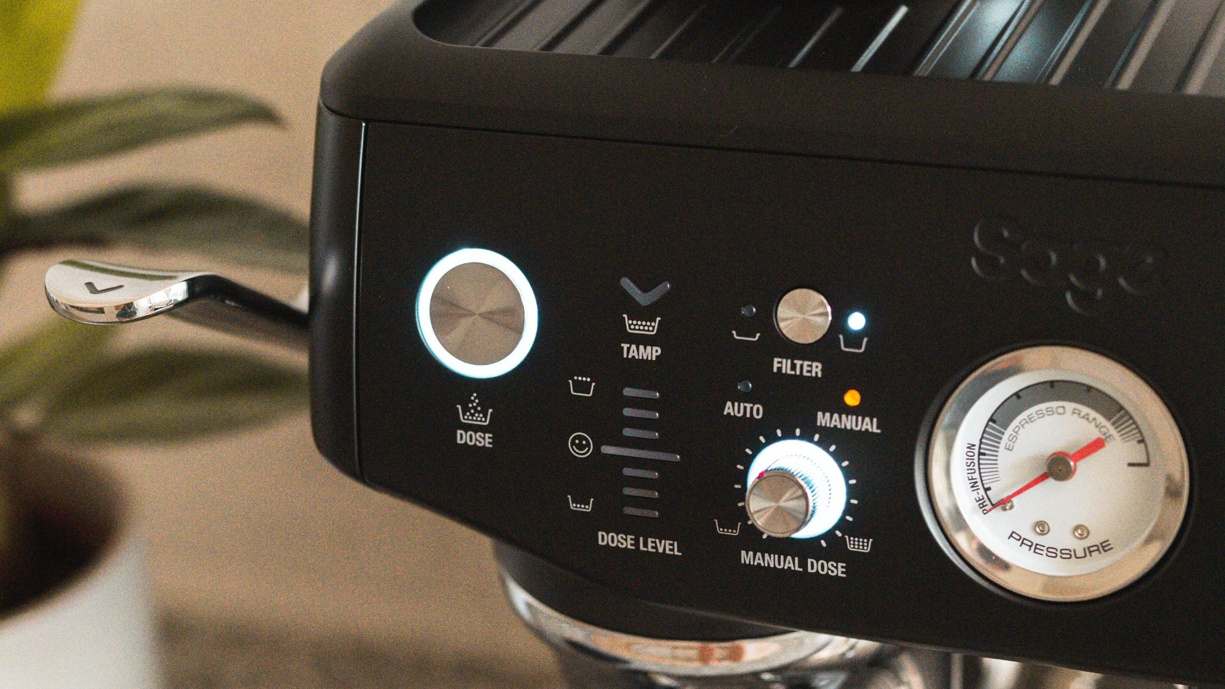 Breville Barista Express Impress: 's Best Selling Integrated Tamper Espresso  Machine 
