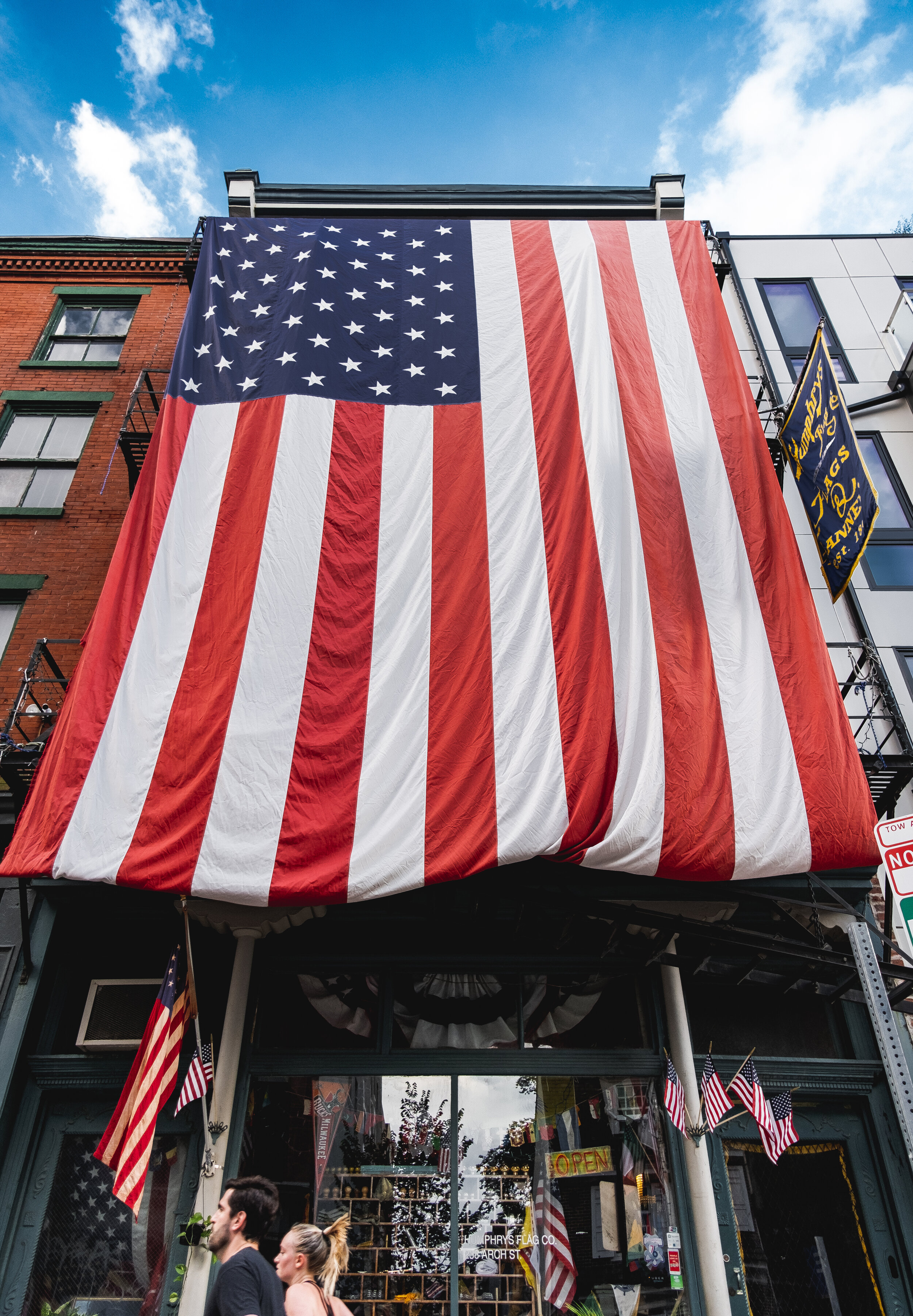 2019_FLAG_SIDE IMAGES_THE PHILLY CHECKLIST-1.jpg
