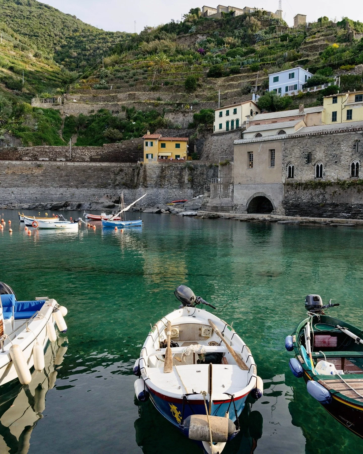 Vernazza Morning
&bull;
&bull;
&bull;
#liveauthentic #livefolk #ourplanetdaily #italytravel #map_of_europe #map_of_italy #exploretocreate #travelgram #travel #visualsofearth #visualsoflife #landscape #architecture #vscocam #sonyphotography #sonyalpha