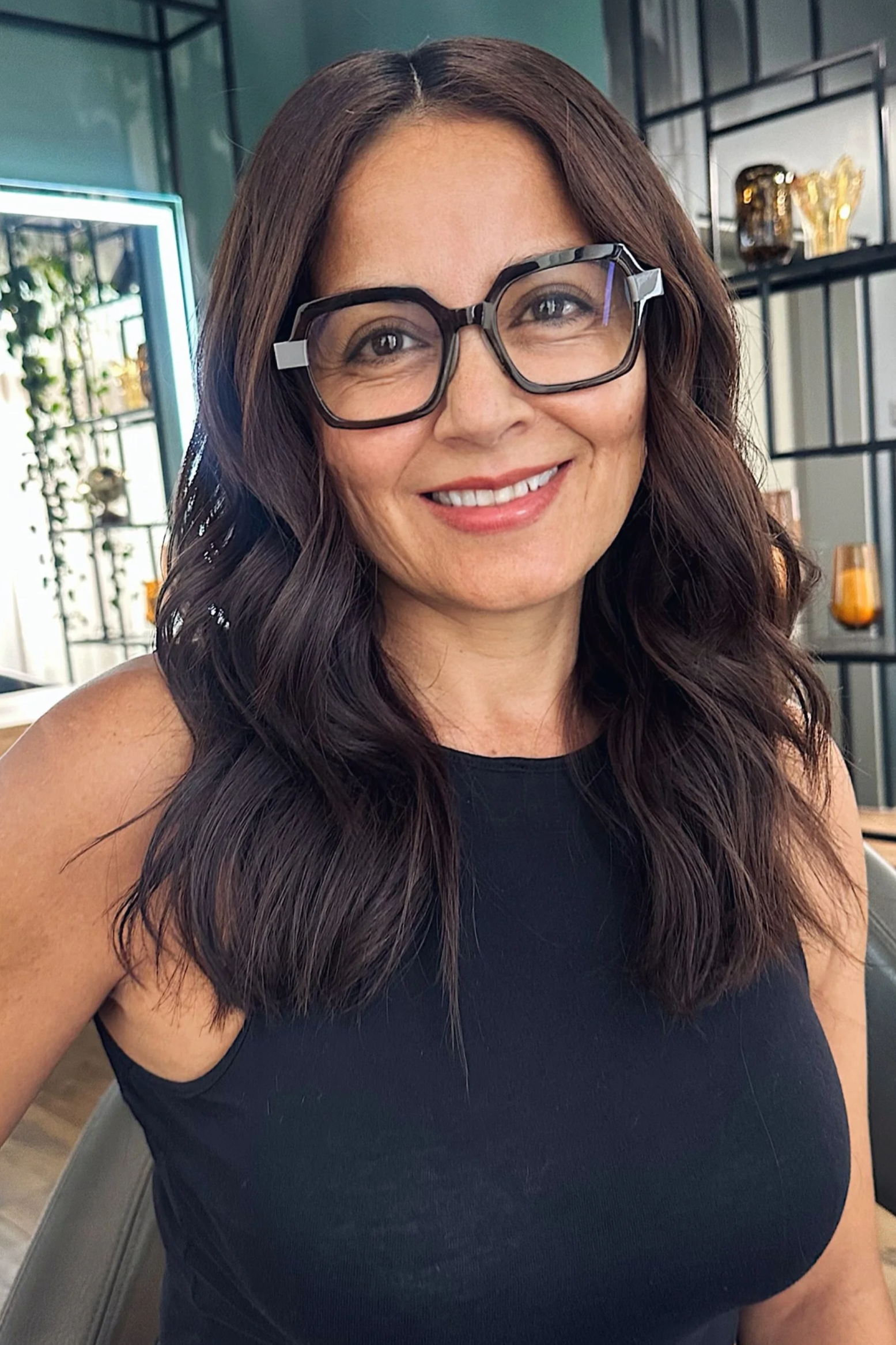 Martin Dürrenmatt Hair Atelier ► Solange • Perle der Sauberkeit • Pflanzenflüsterin • Jetzt Team kennenlernen.