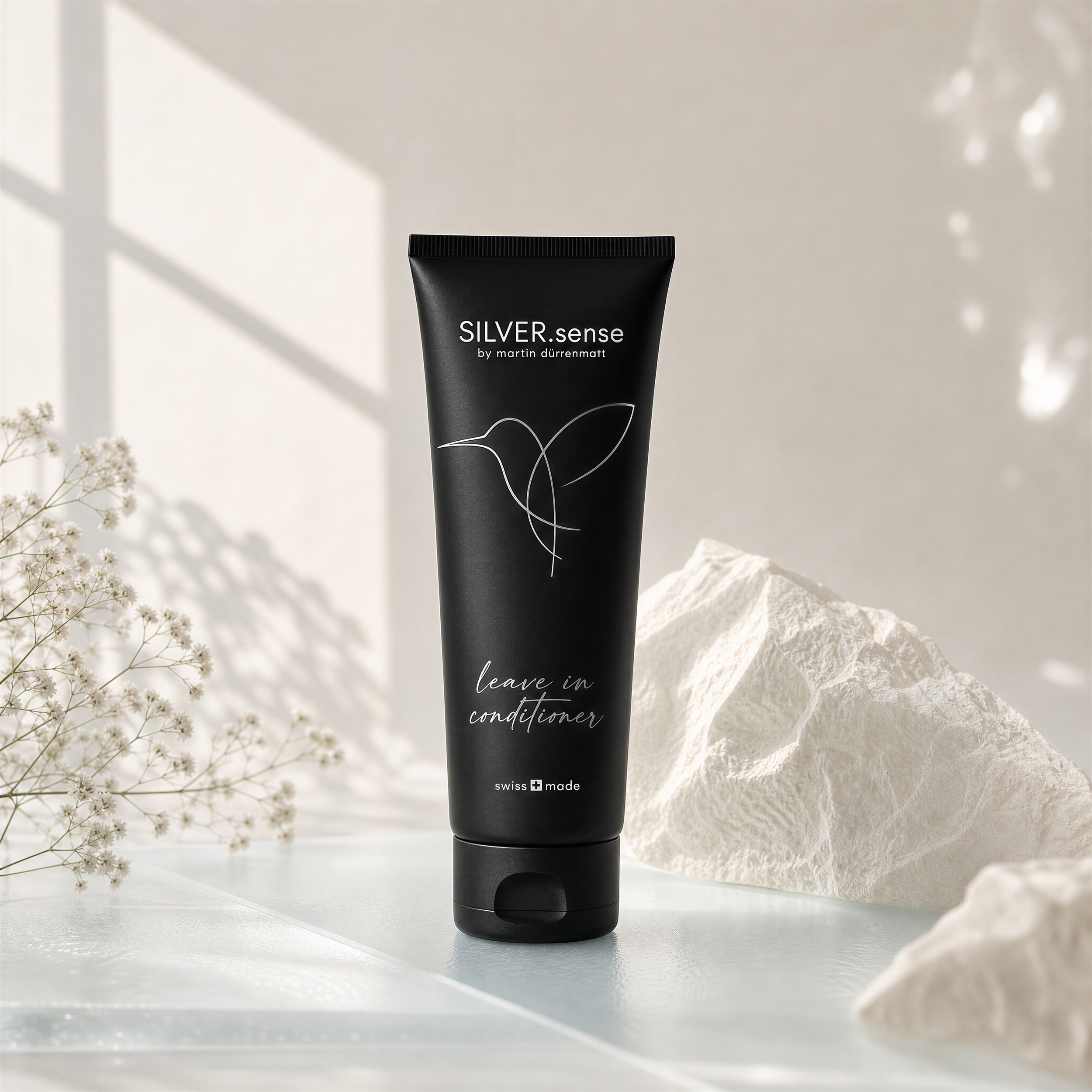 Martin Dürrenmatt innoviert SILVER.sense ► Leave in Conditioner • Anti-Gelbstich-Formel • Pflegt + schützt • Aus der Schweiz • Vorteile entdecken.