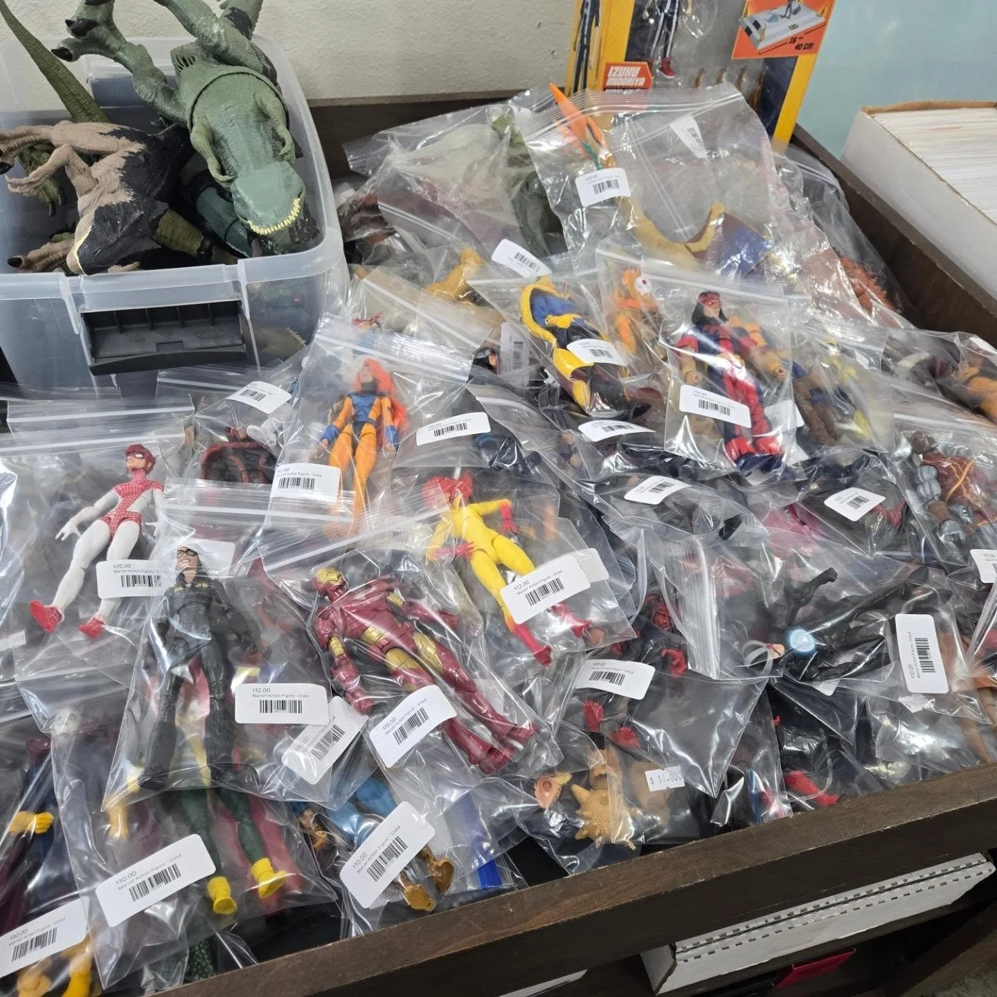 The previously owned figure bin is full of goodies once again 🥳