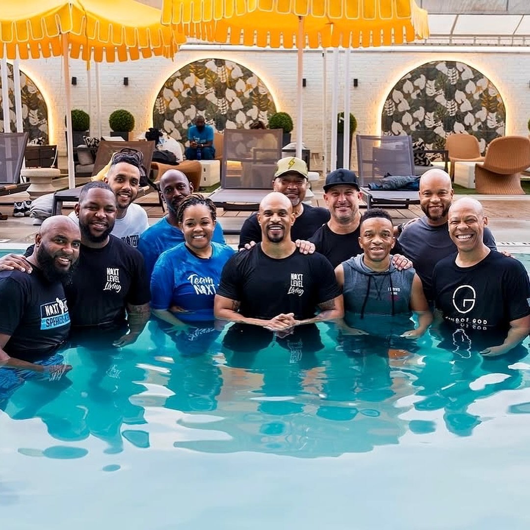 Huge thanks to @1jeremyanderson for another powerful @nextlevelspeakerscon. 80+ committed their lives to God in baptism and thousands grew in character and knowledge of how to use their voice to change the world. I&rsquo;ve had the honor of coaching 
