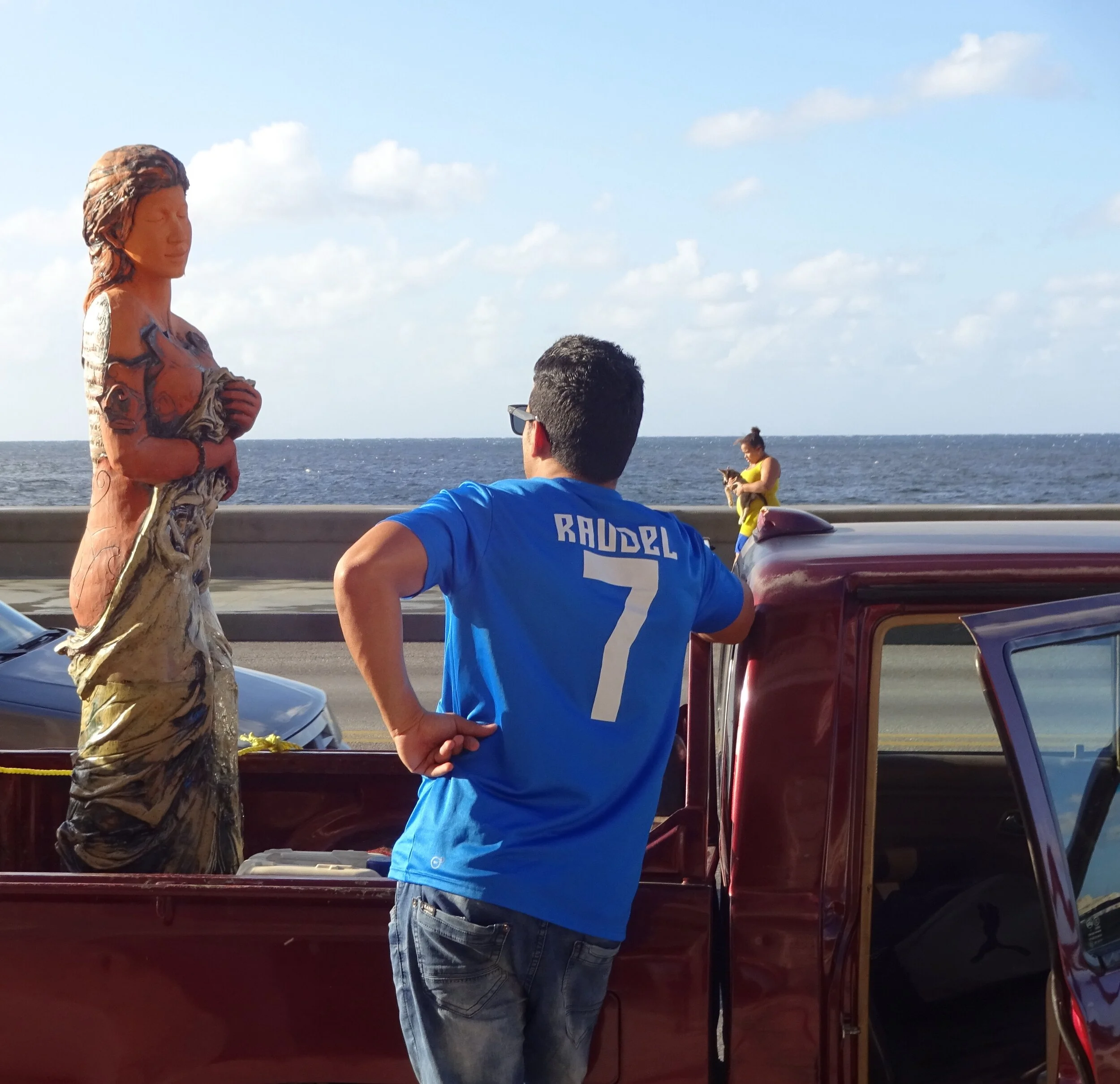 Statue talk havana.jpeg