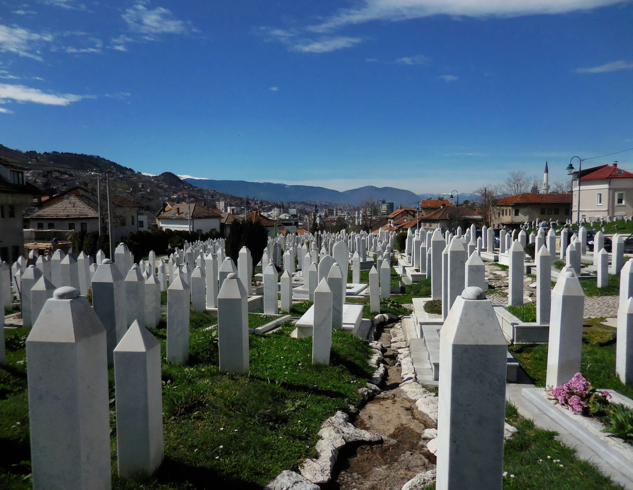 muslim-mass-graves-sarajevo-bosnia-and-herzegovina_49478692397_o.jpg