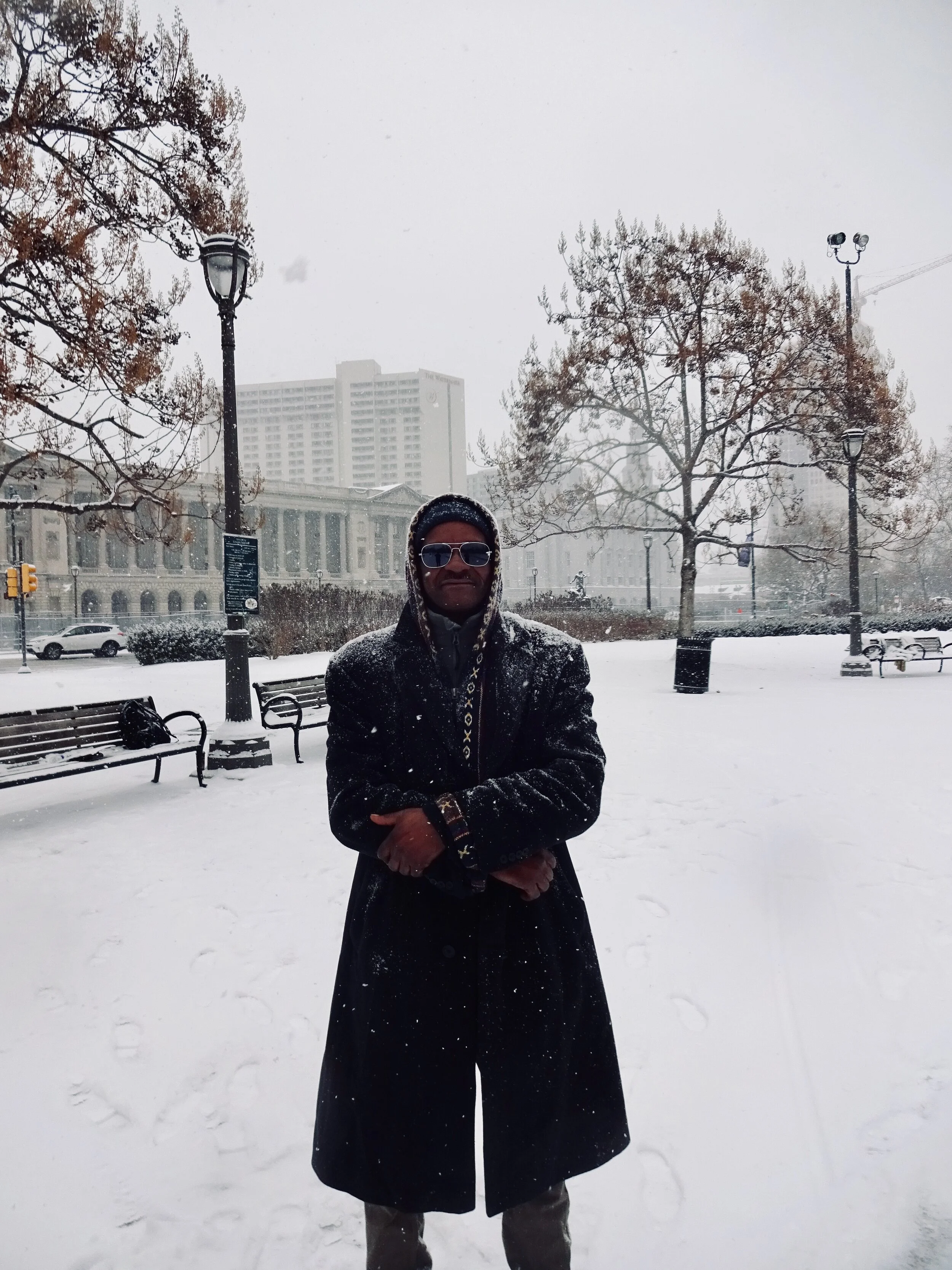 Homeless behifd the Shades.jpeg