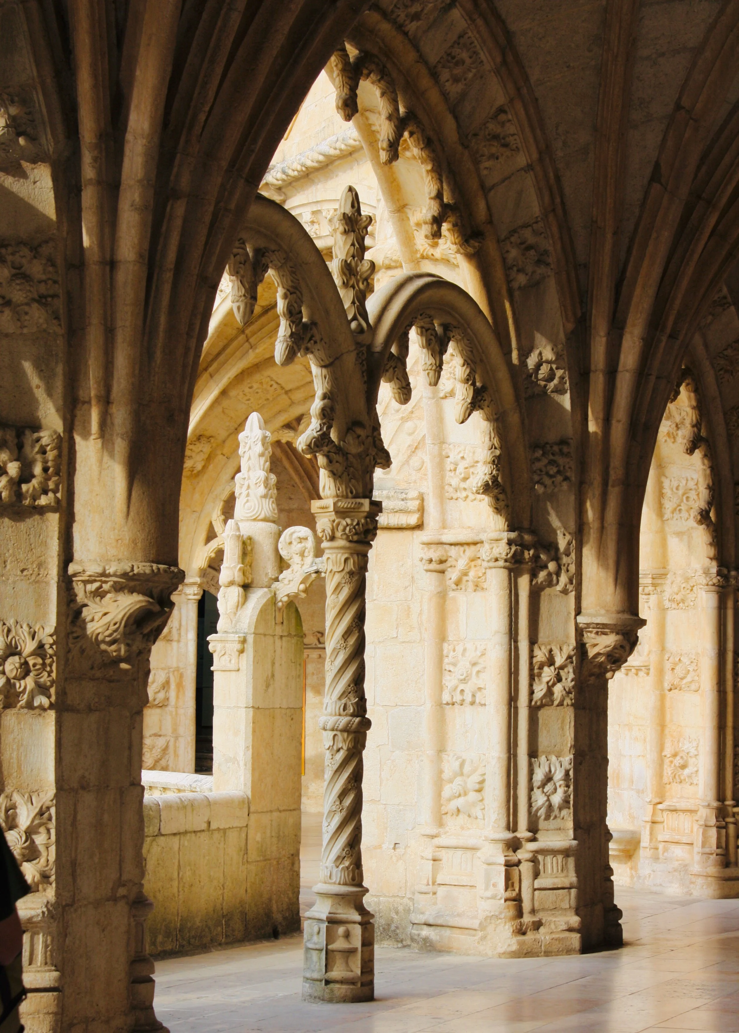 arches in jeronimos lisbon.jpeg