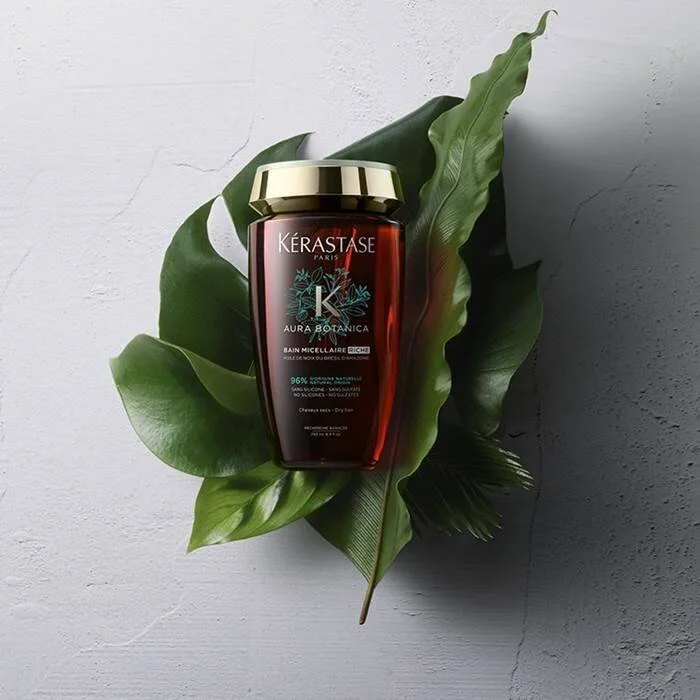 bain-micellaire-riche-aura-botanica-250ml-02-kerastase_1024x1024.jpg