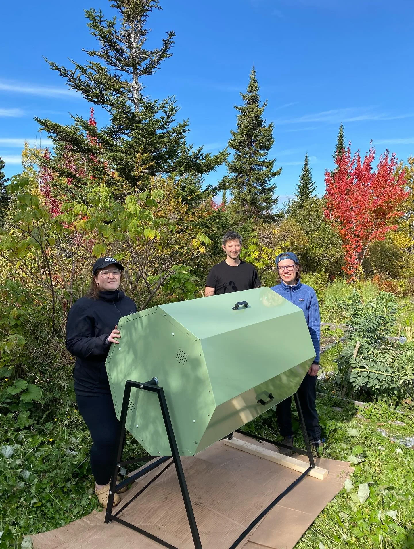 Our newest addition to our community compost program! 

We now have a beautiful big green rotary composter at Blow Me Down Garden and are happy to take household and garden waste off your hands. Participation is free an easy so contact us for more in