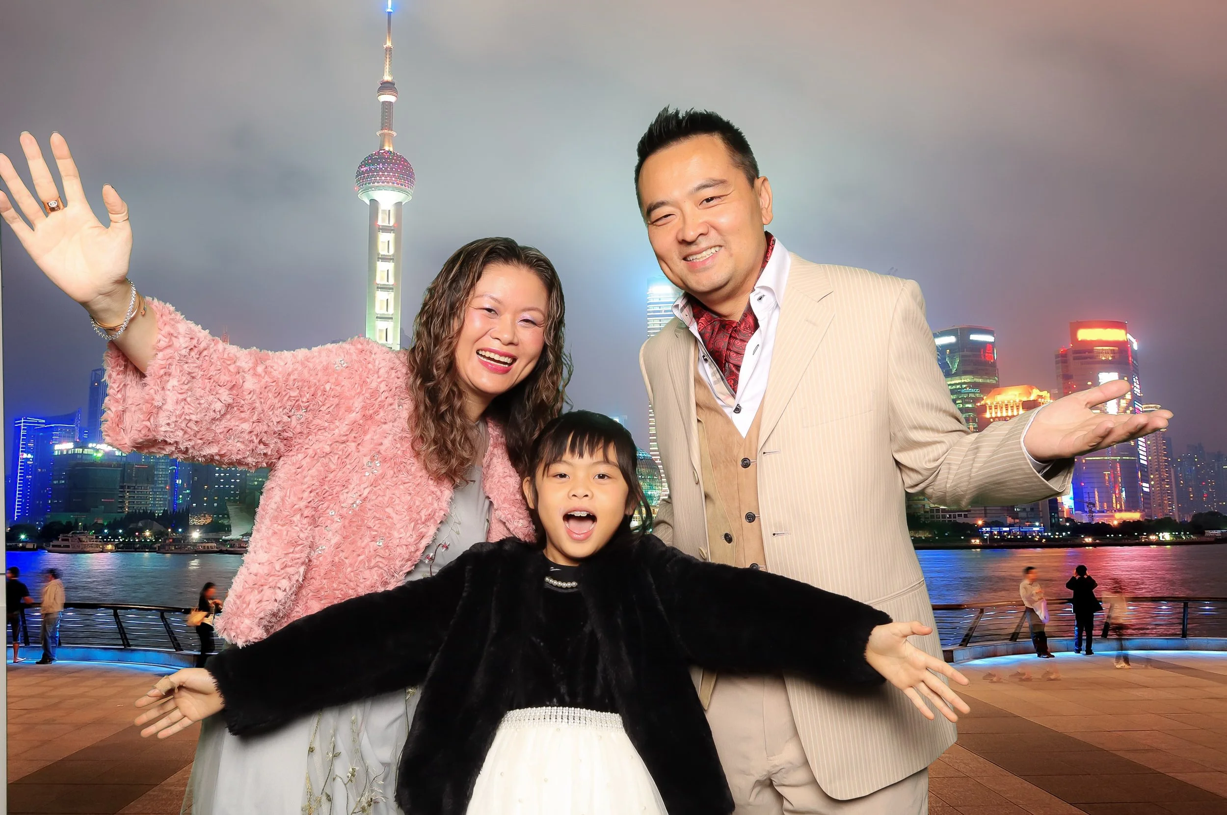 2025-12-20_NEMS_HolidayParty_Greenscreen_0254.jpg