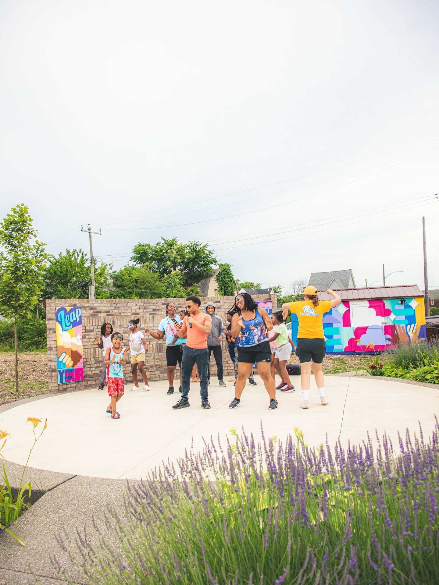 We&rsquo;re still singing - yeah, yeah, yeah!

A blast and a half was had at tonight&rsquo;s third annual FAMILY KARAOKE event at SPOTLIGHT PARK!

The kids enjoyed some delicious PizzaPazza pizzas, donuts from Little Donut Factory, and of course - sa