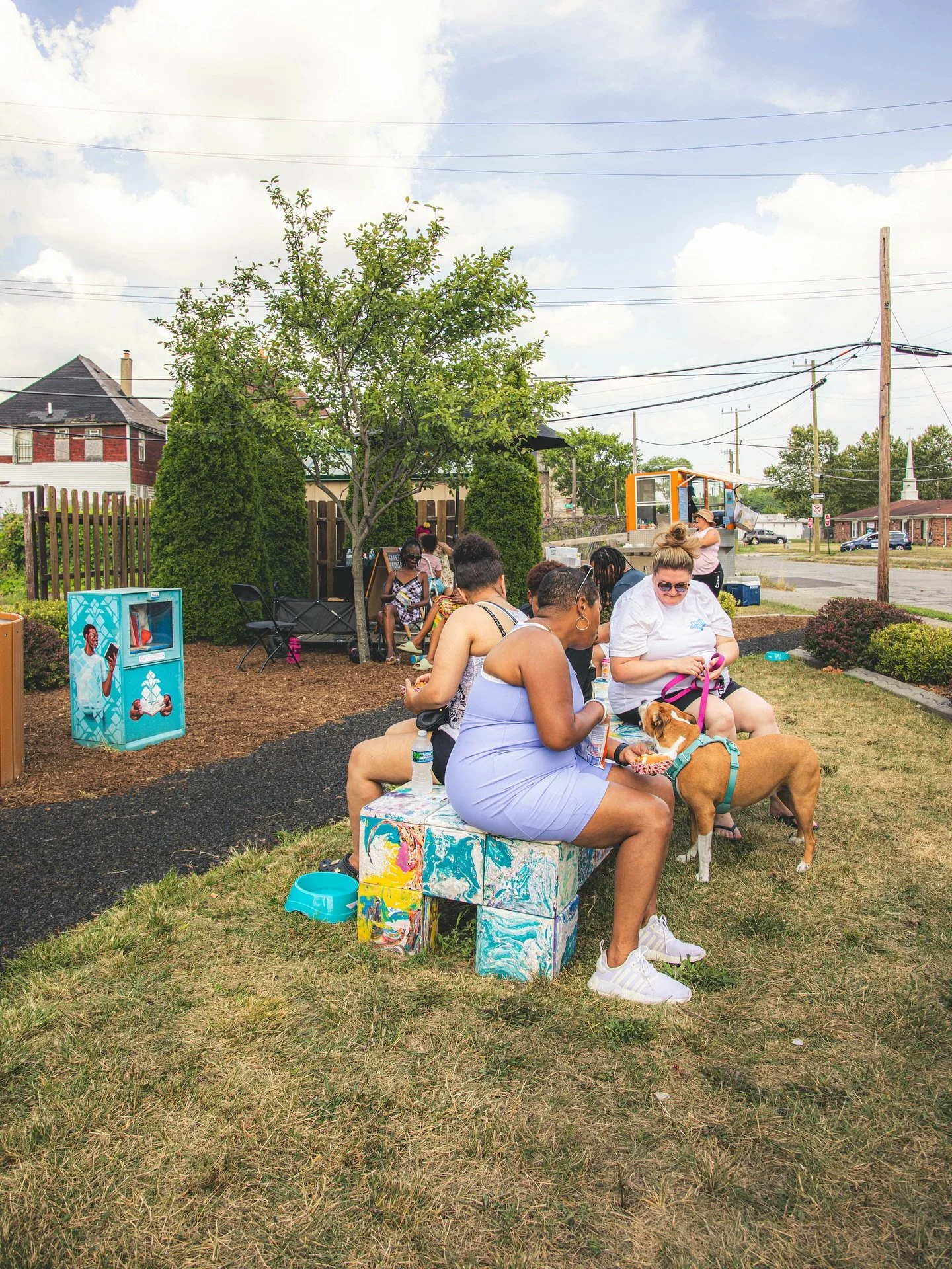 Every year yall ask who let the dogs out&hellip;

And every year, we remind you it was us!!! 
.
.
.
#hotdogsanddogs #community #dogs #pups #programs #nwgc #nwgoldberg #nwgoldbergcares