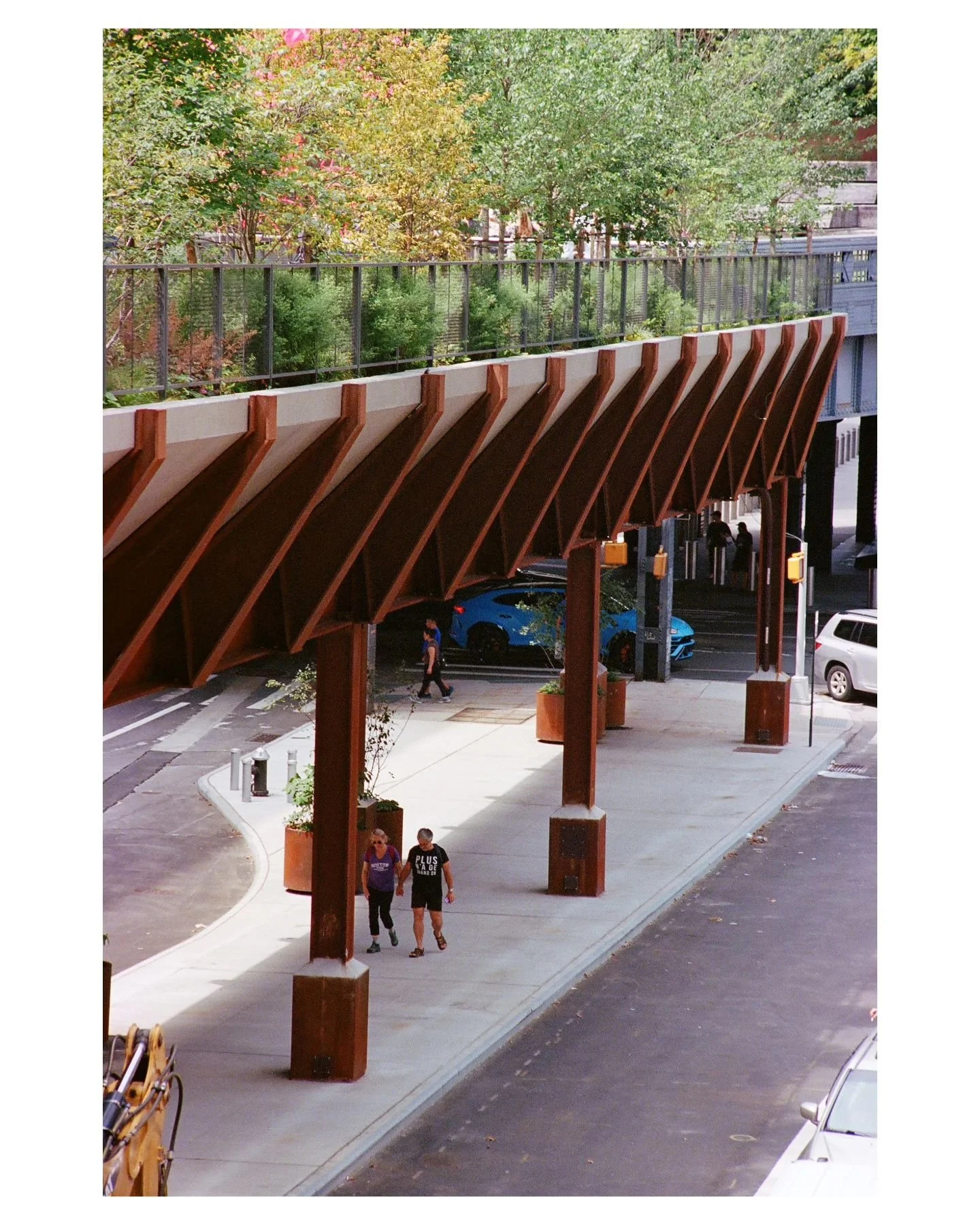 on the high line again

shot on canon a-1
portra 400
2023.08.12

#kodak #canon #filmisnotdead