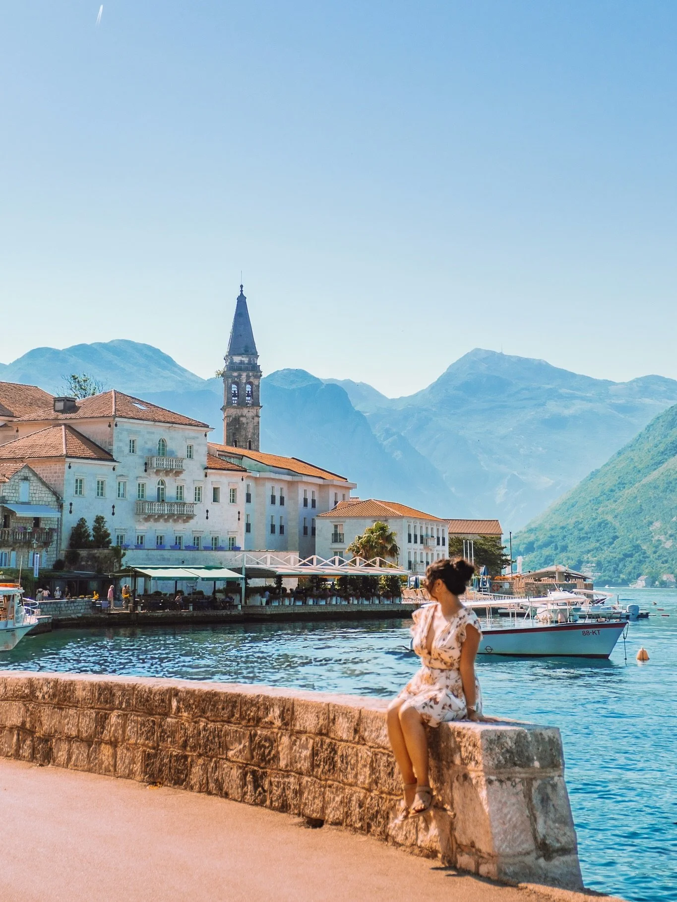 An hour in the beautiful town of Perast ✨