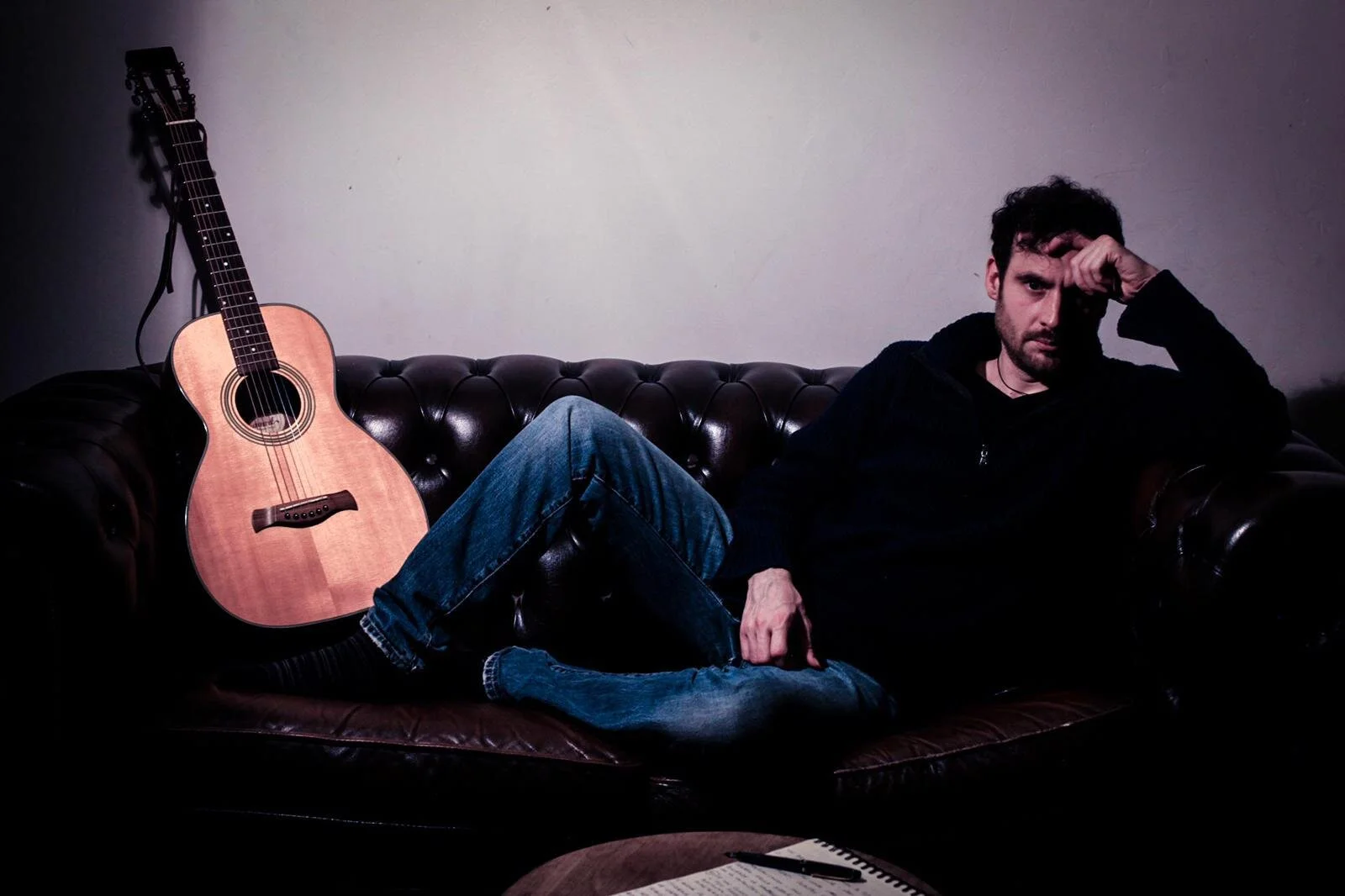 Ahead of his debut EP, Baschira releases two lovely acoustic singles, "A Capo" and "Il Biondo"