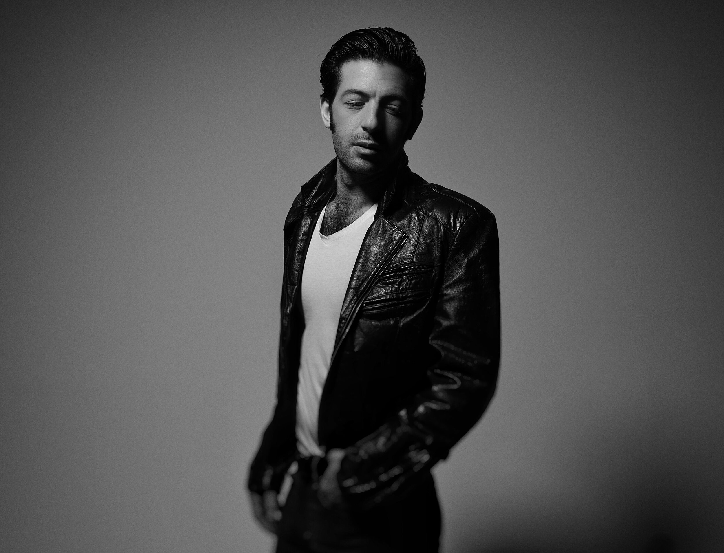 Seth Kessel slows things down on comforting track, "Dear Moon"