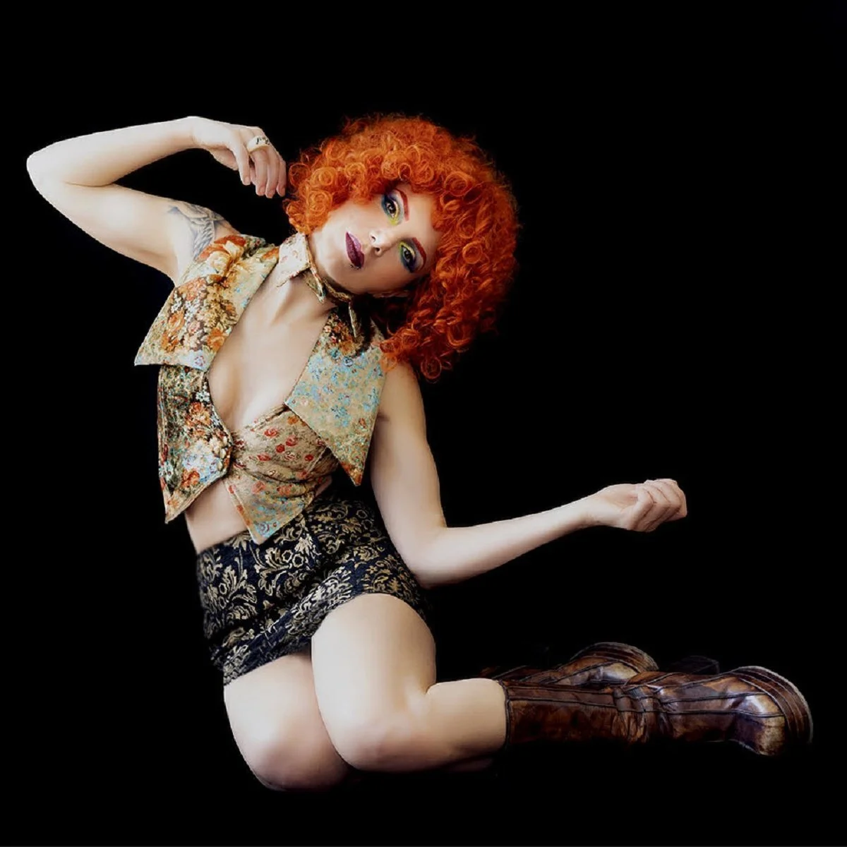 CYVELLA teases debut single "Dirt" off of her upcoming EP "Rich"