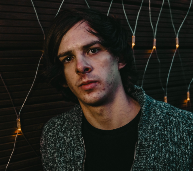 Lochlan Shaw debuts his compelling new EP, "And So the Light Returned"