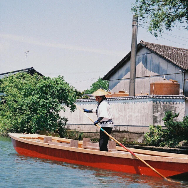 Chasu creates a dreamlike state on double singles, "bury me instead"