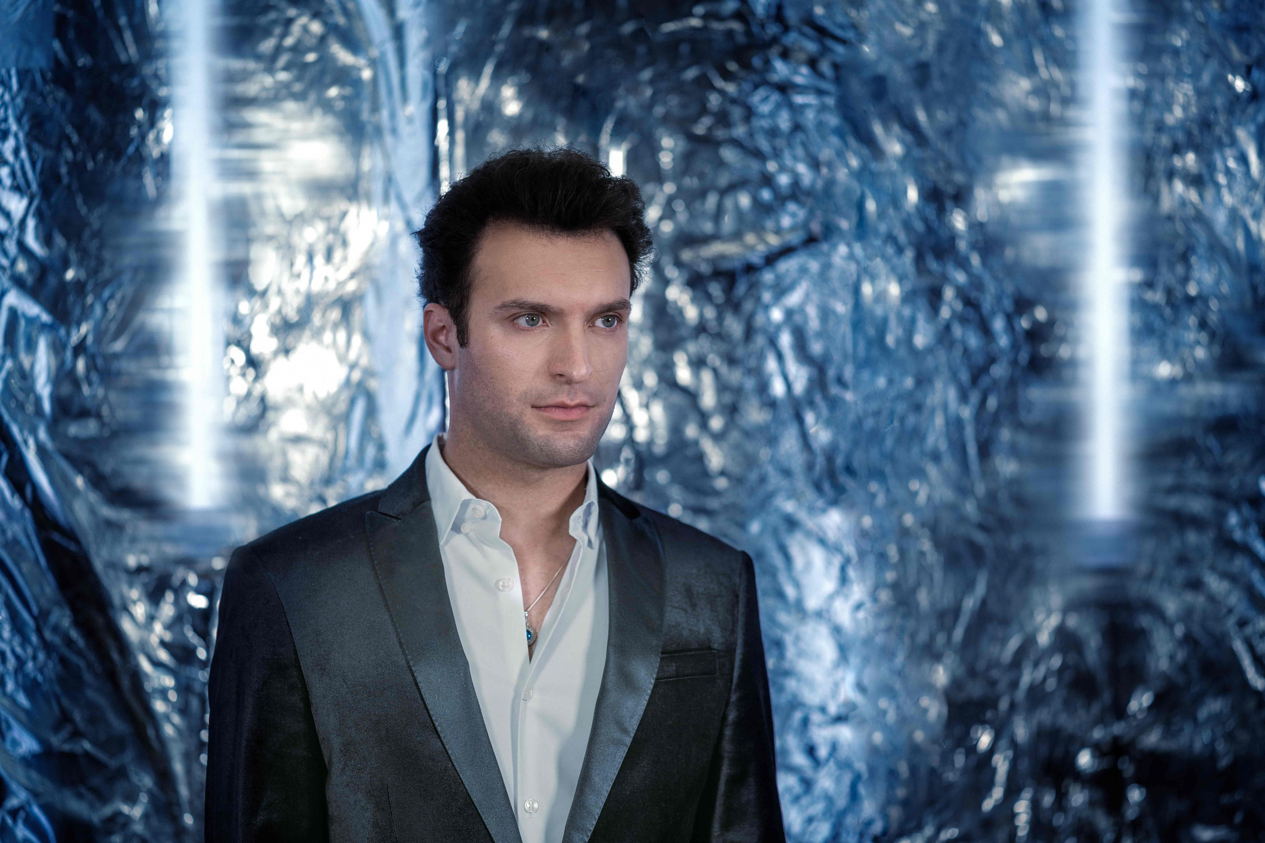 Jamie Alimorad gives a background on groovy single, "Give A Little Lovin'" - Interview