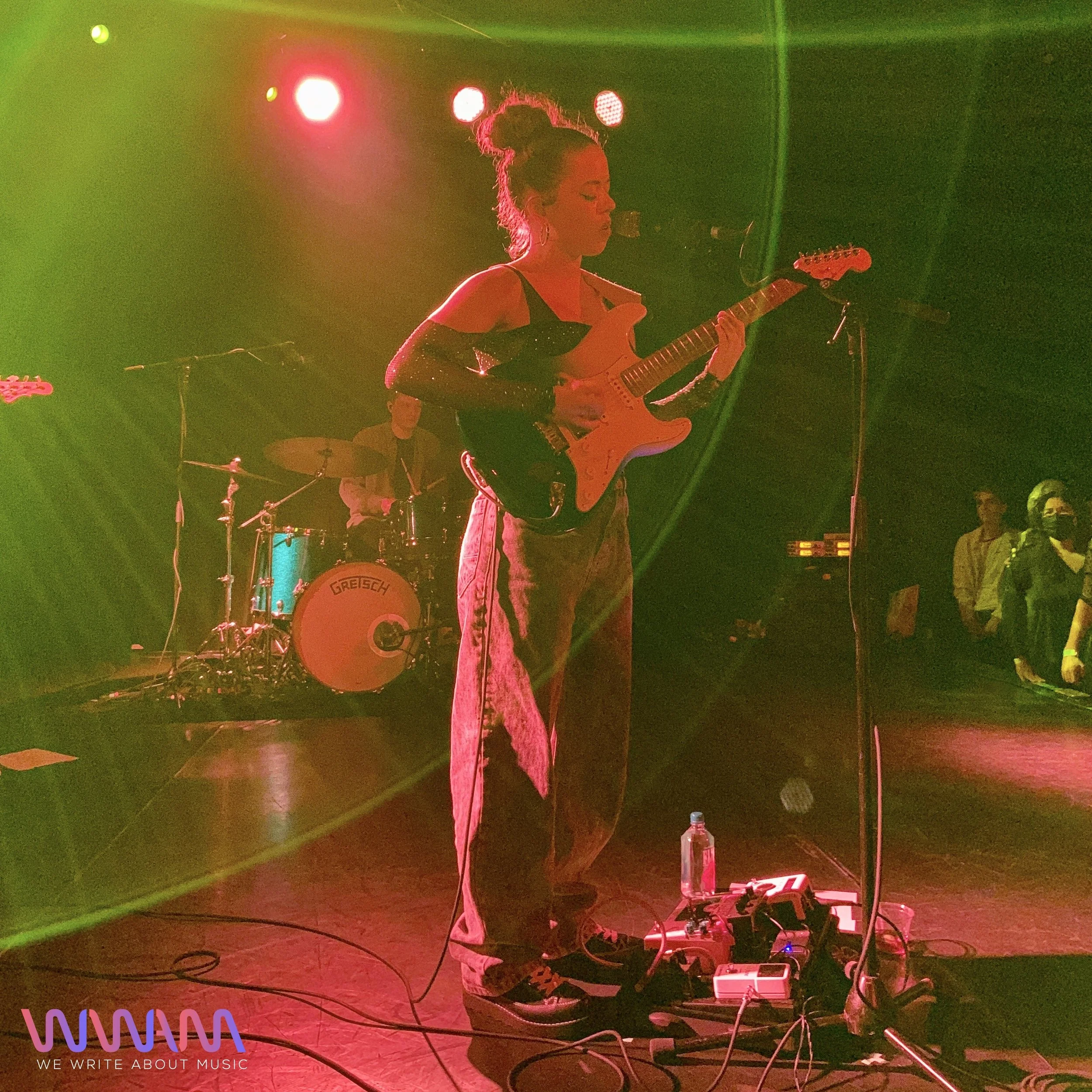 Nilüfer Yanya Debuts "PAINLESS" at LA's Famous Roxy Theatre