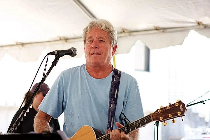 Randy Mosley crafts together a calm &amp; breezy single, "There Are Days"