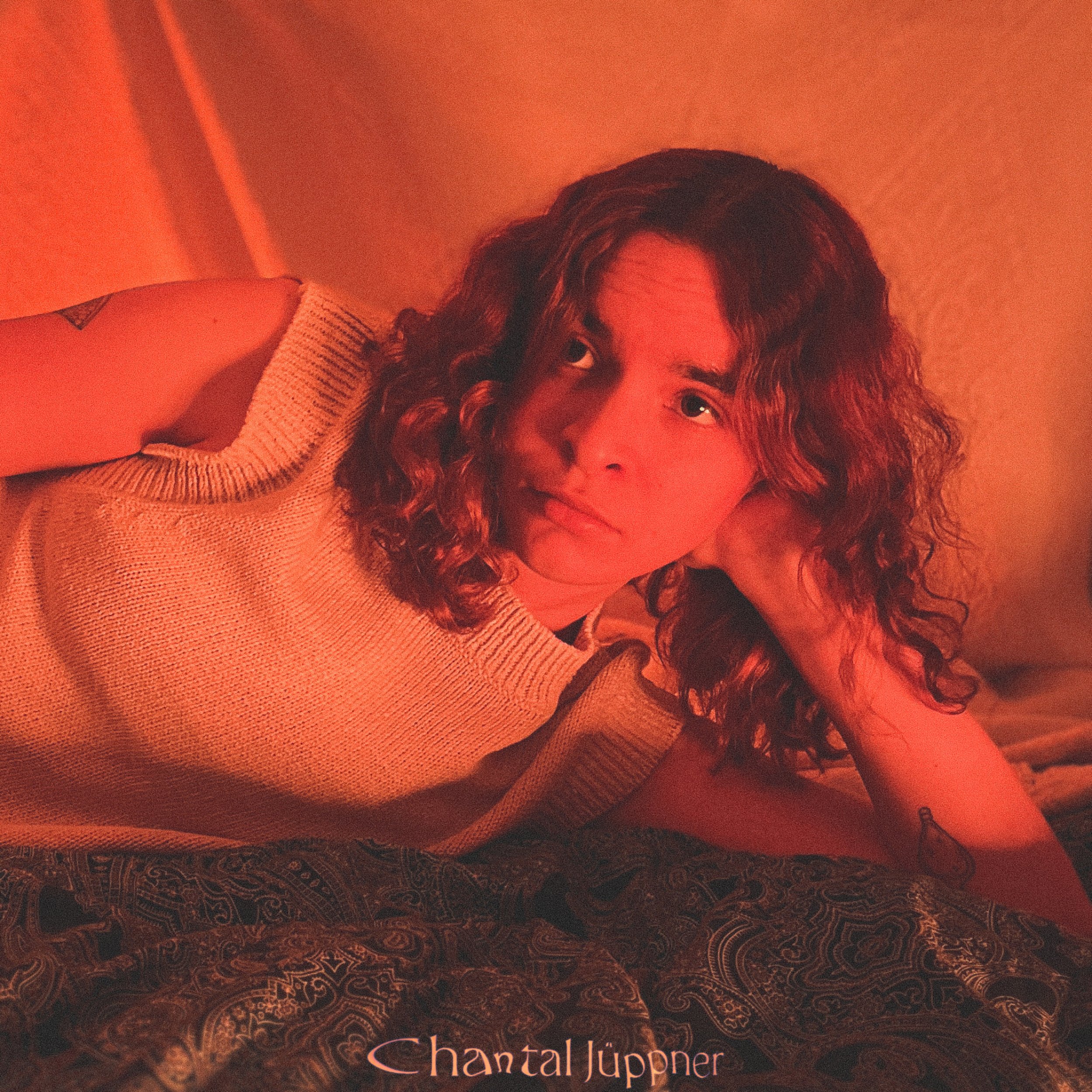 Chantal Jüppner creates an intimate atmosphere on single, "Don't Quite Belong"