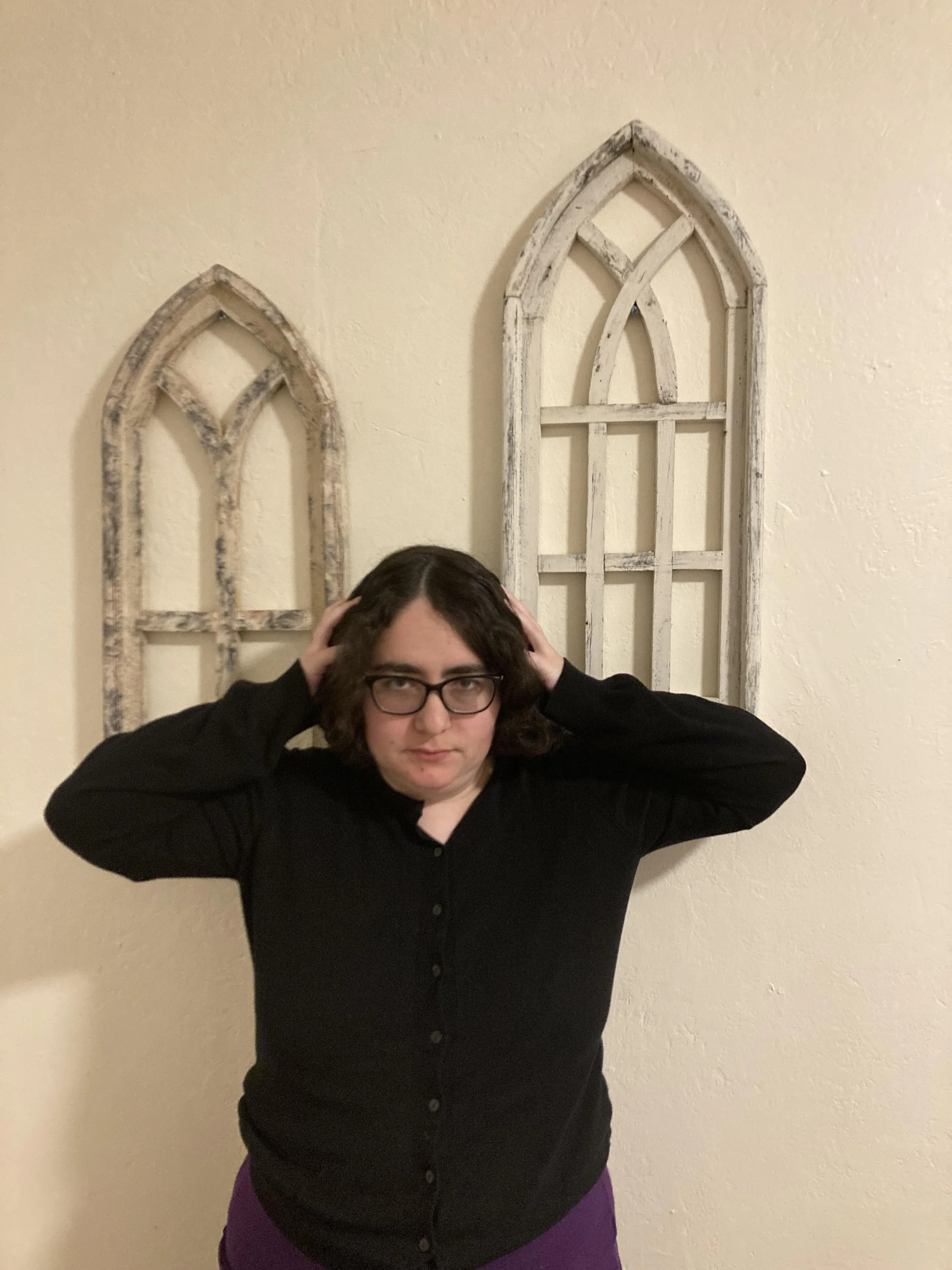 Jessamine Barham amps up her edge with powerful anthem, "Mental War"