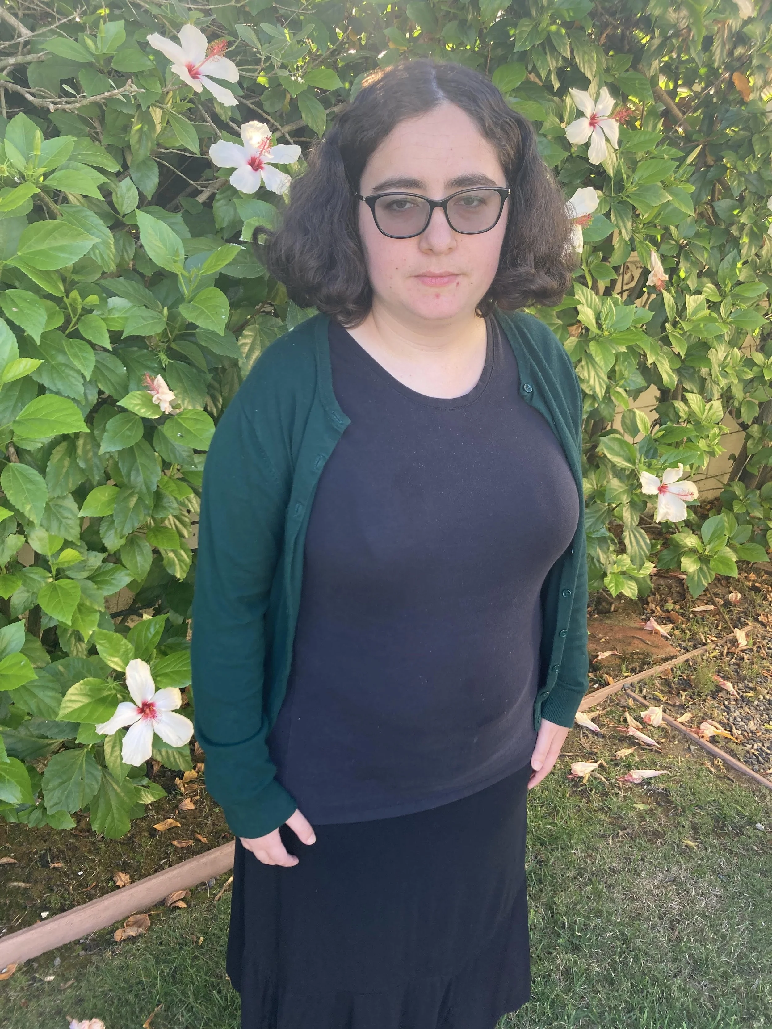 Jessamine Barham's "Shallow Grave" weaves a dark and mesmerizing tale of forbidden love