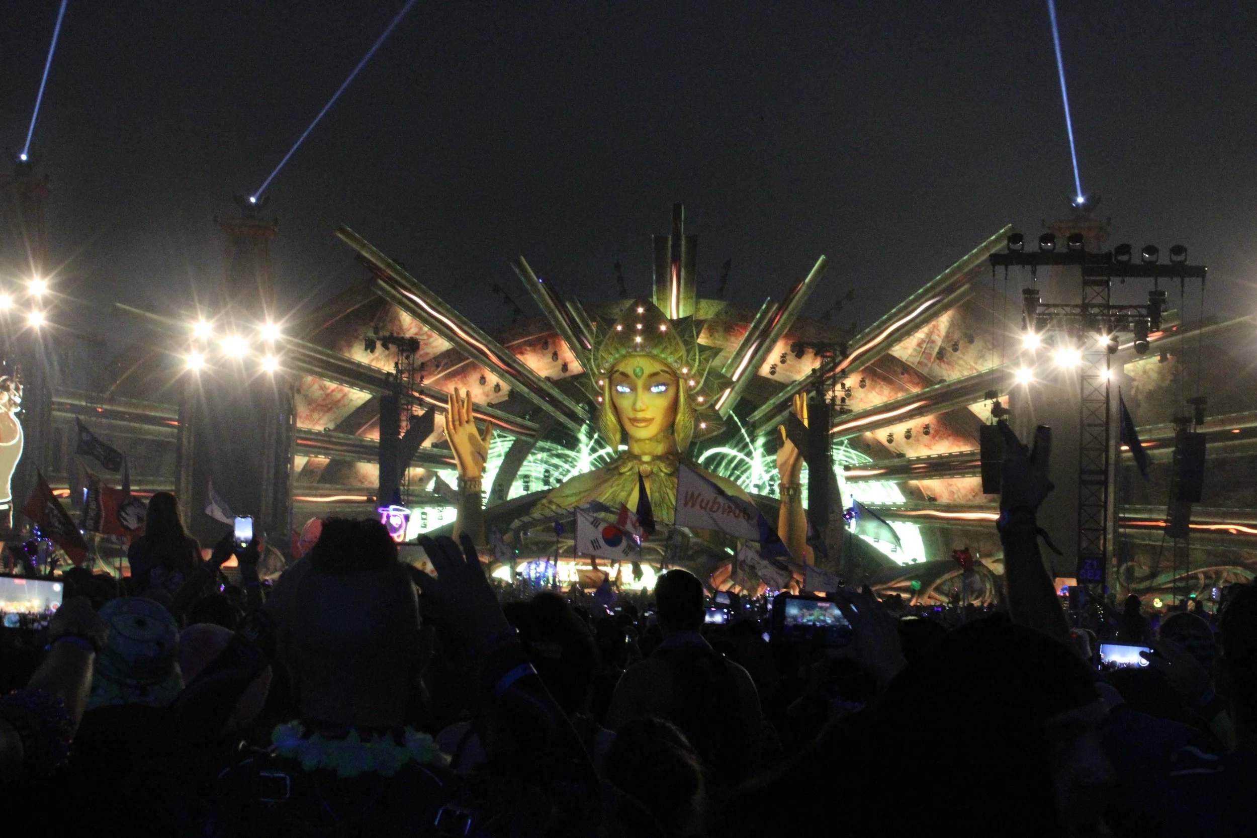 Why Did The Chainsmokers Close EDC Orlando 2023?