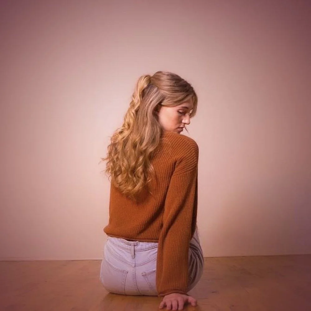 Katie James empowers on pop-country anthem, "Make Me Look"