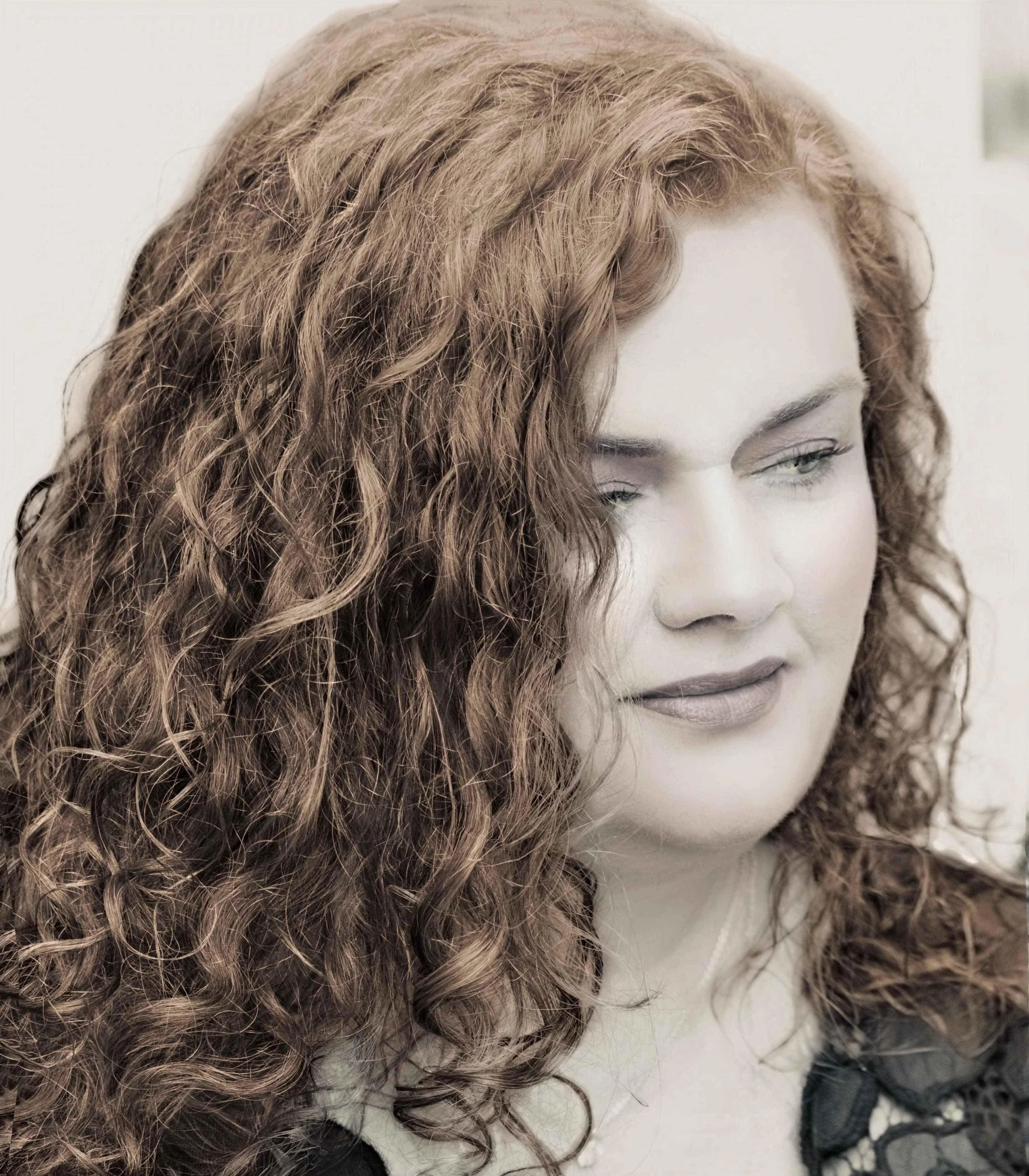 Karen Salicath Jamali gifts the holiday season with the ethereal "Christmas Angel"