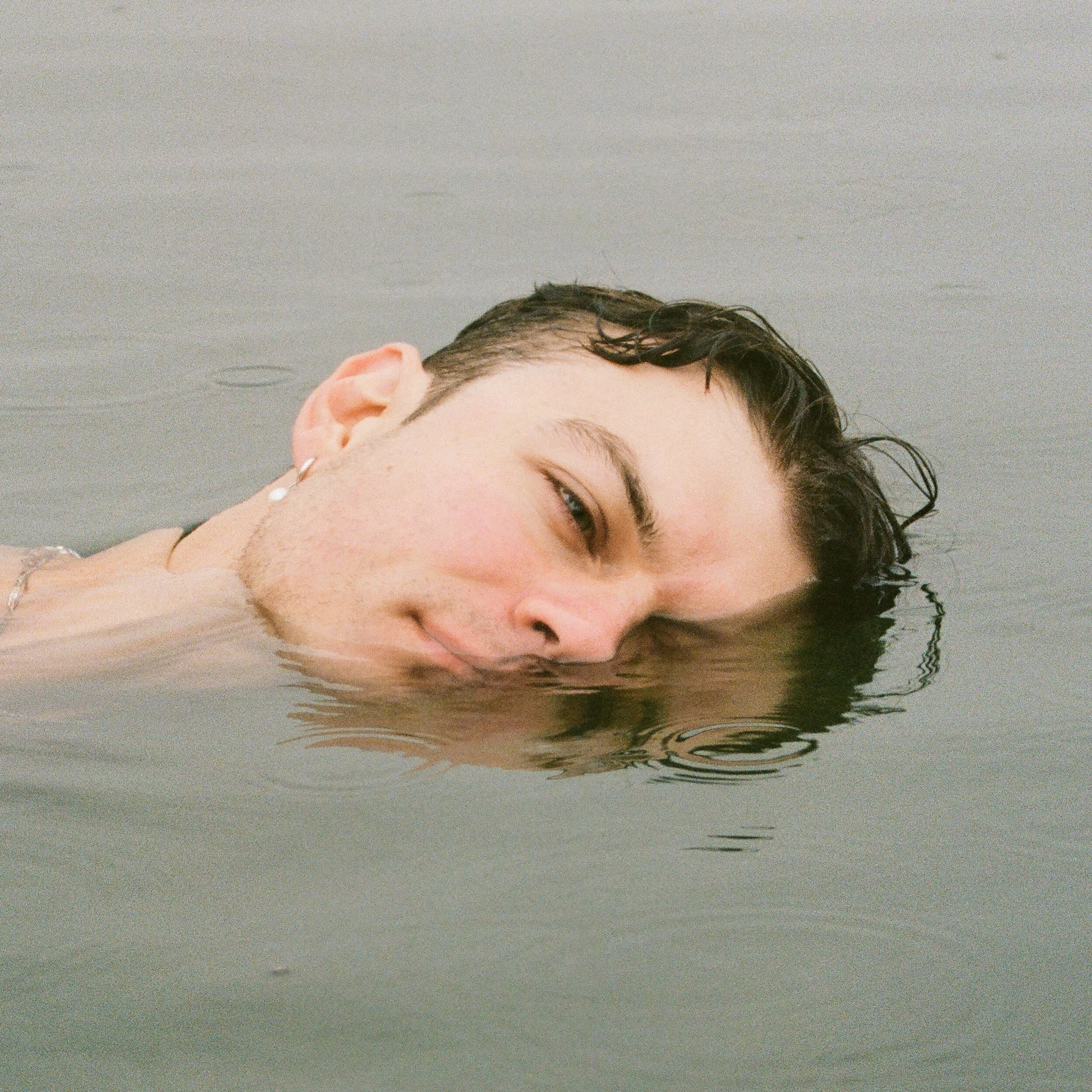 HISSY enters the music scene with a synth-driven single, "Silenzio"