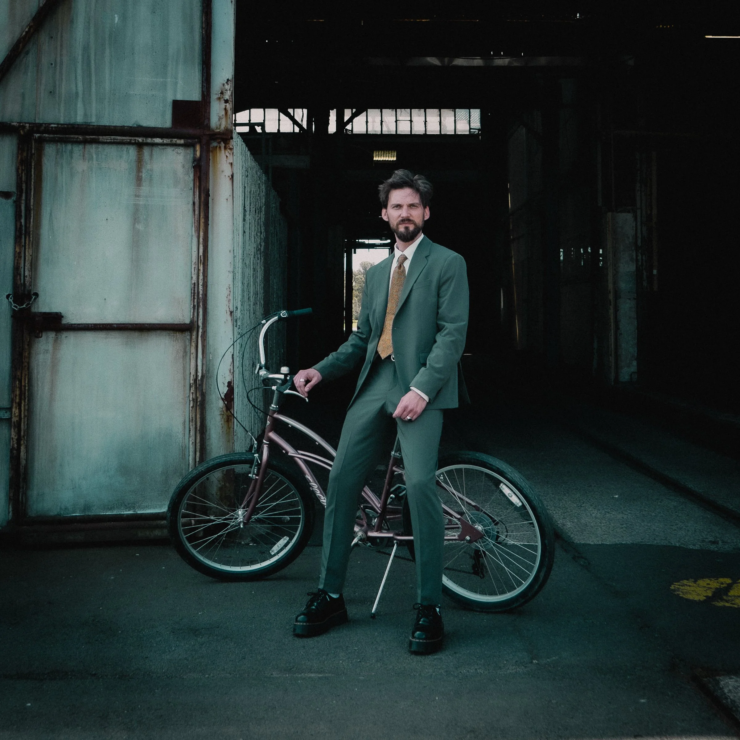 SIMON.VOO’s "All I Feel Is Mine" delivers groovy rebellion with 80's flair