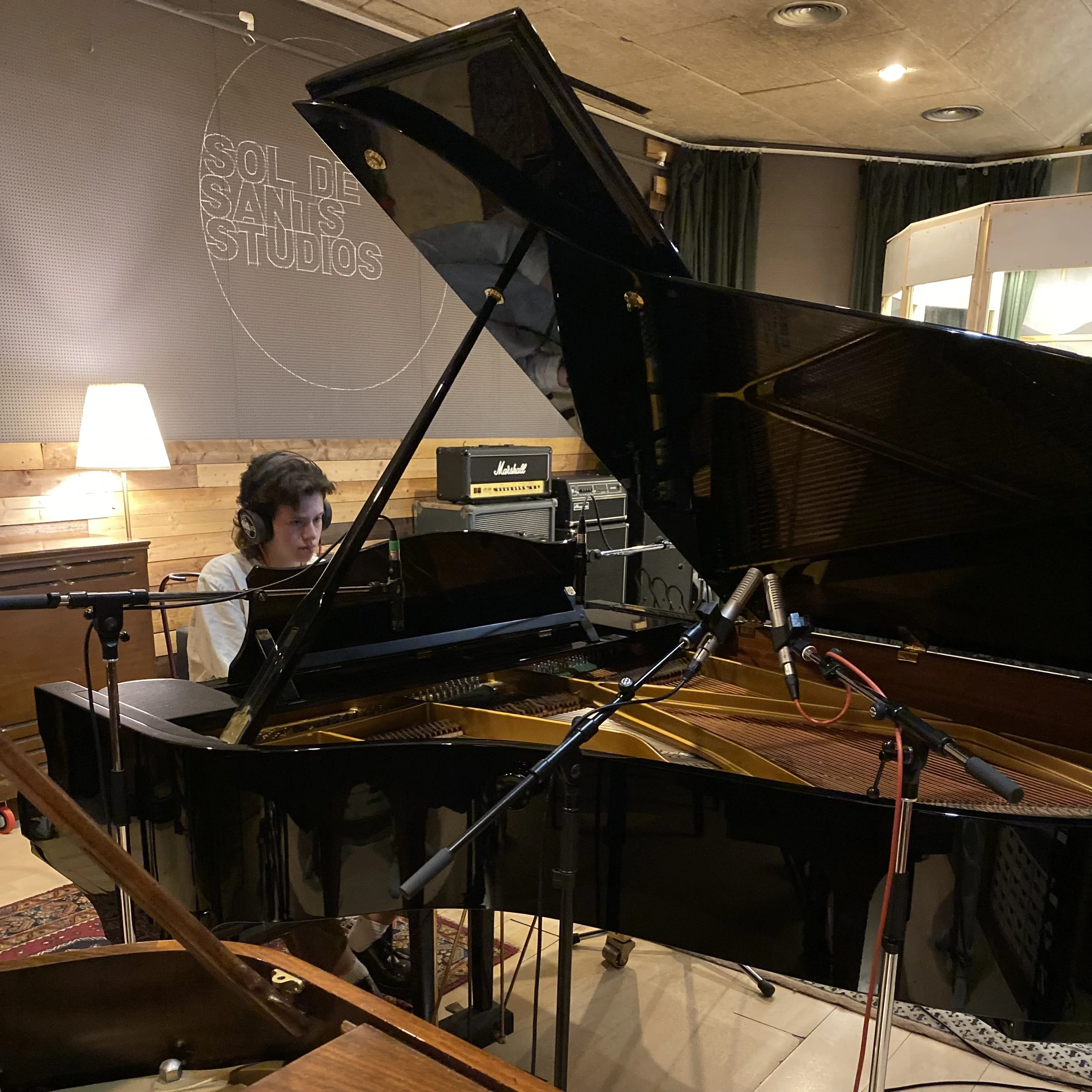 Bella Gate’s "Drink With Me (Live)" is a hauntingly beautiful ode to connection