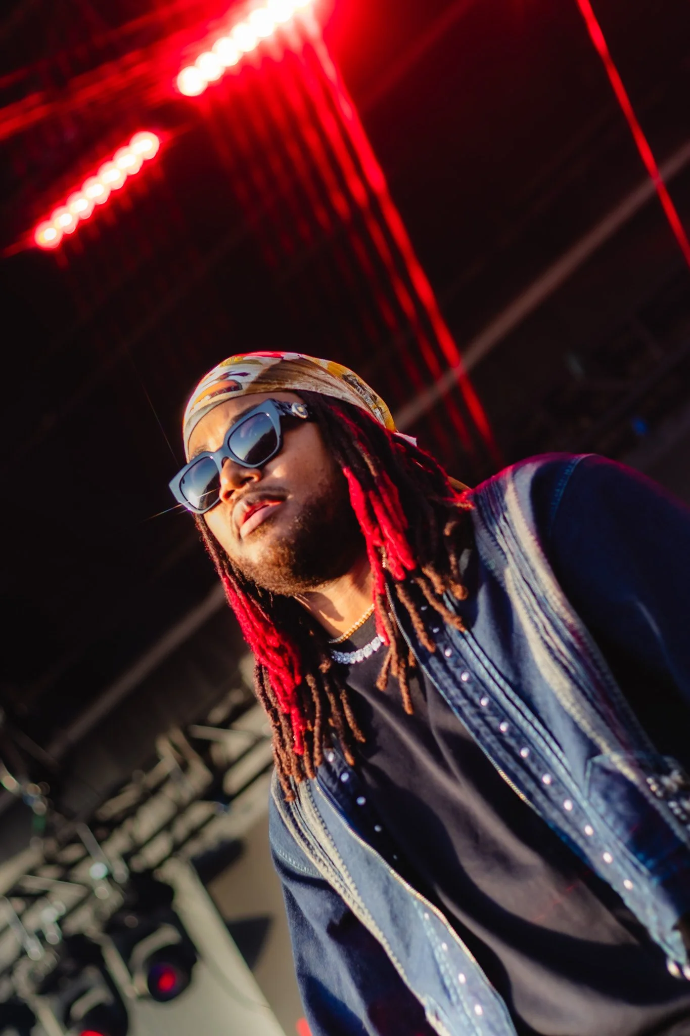 Leon-Thomas-01.JPG