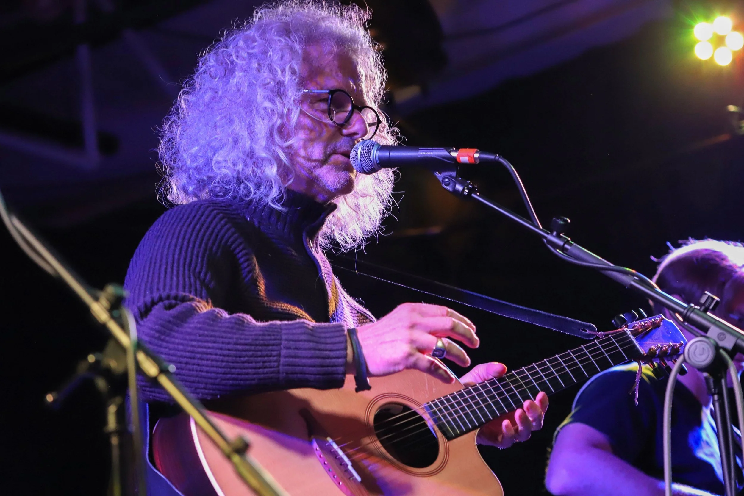 Michael Pos finds new fire on EP, "Direct from Sounds of Nashville"