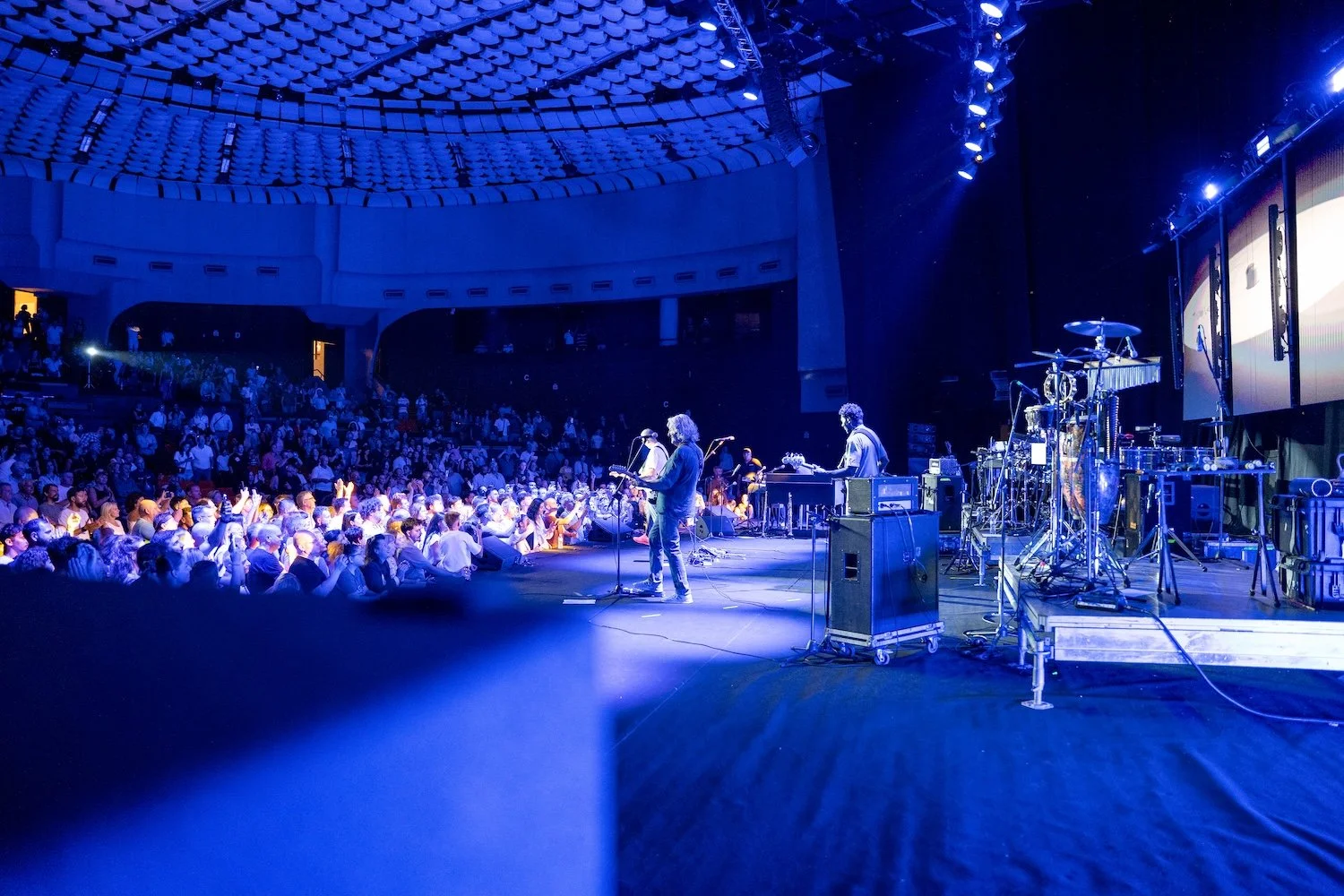DireStraitsLegacyTiranaAlbania10.jpg