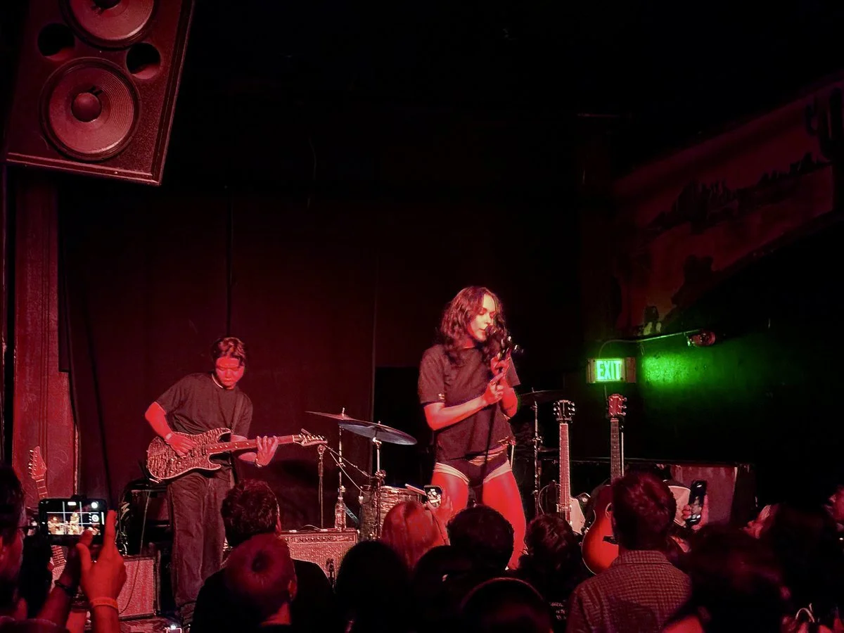 upsahl-singing-on-stage-the-smell-los-angeles-2026.jpg